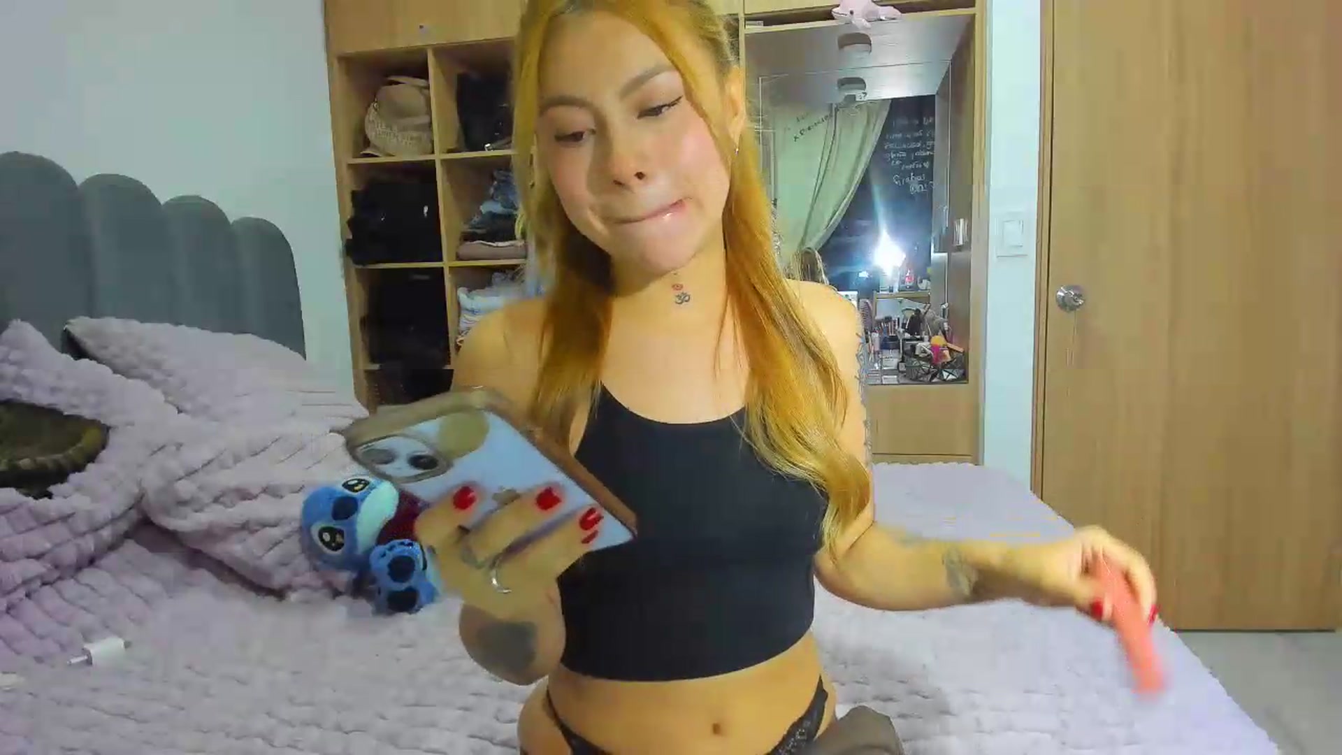 Gallery image thumbnail from Saritaa__'s myfreecams stream on, 05/19/2026, 24:33 image 7 of 20