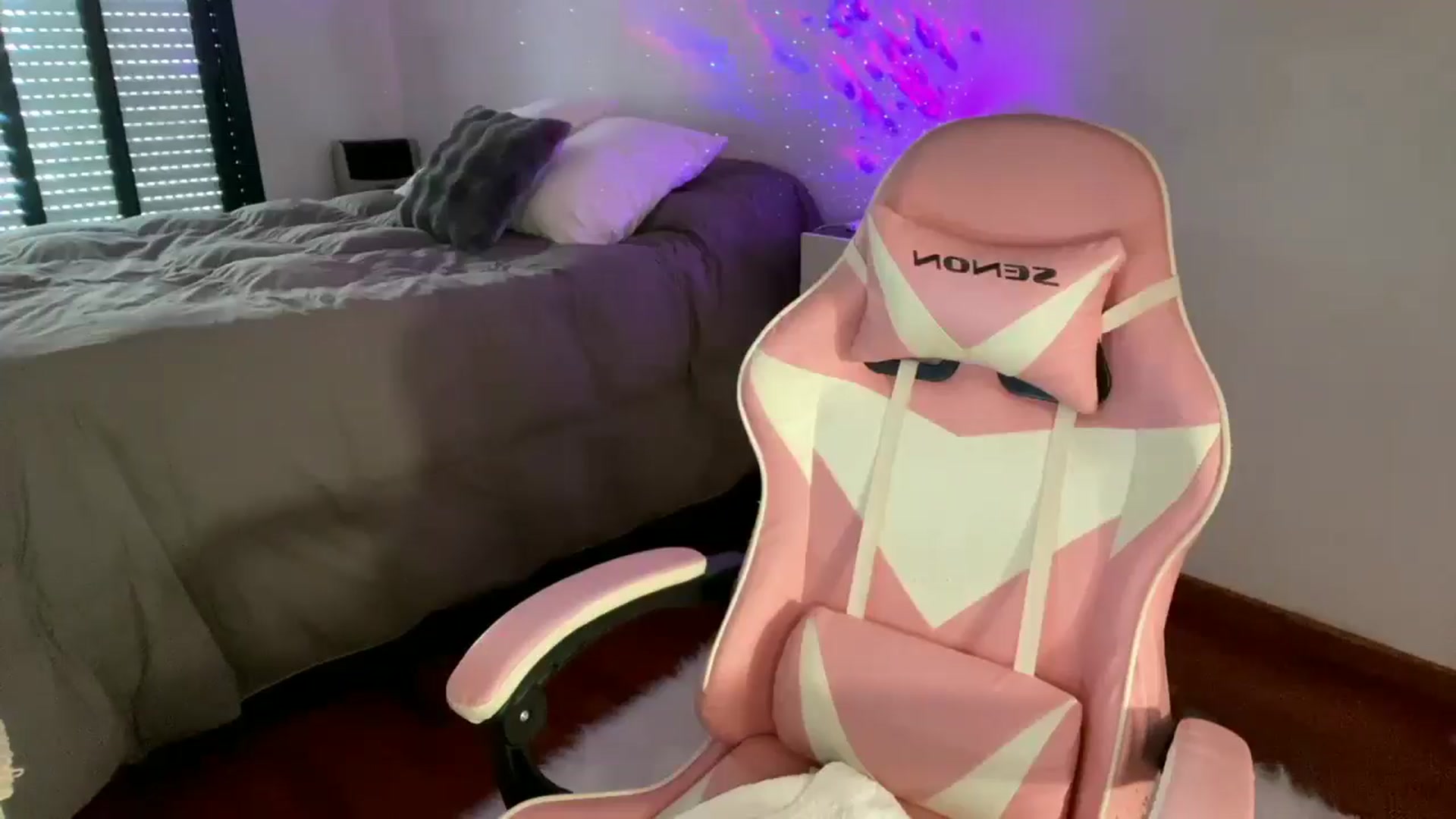 Gallery image thumbnail from SashaEmber's myfreecams stream on, 09/16/2025, 16:54 image 3 of 20