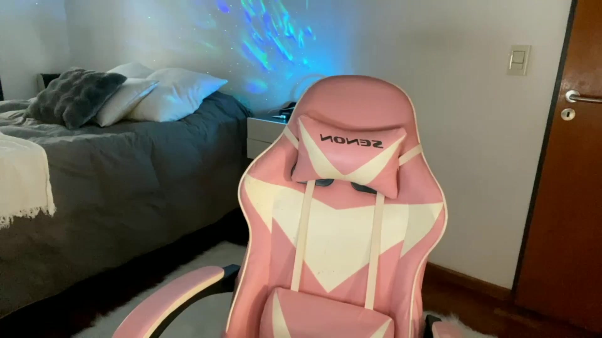 Gallery image thumbnail from SashaEmber's myfreecams stream on, 09/23/2025, 18:00 image 8 of 20