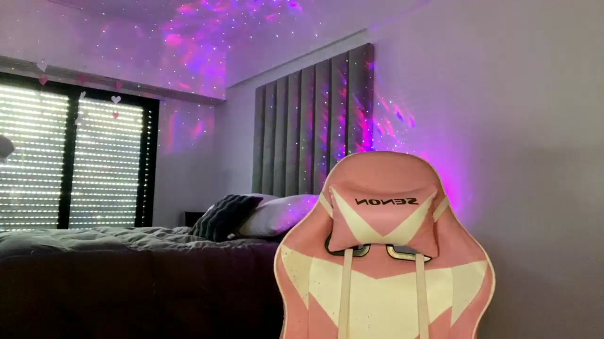 Gallery image thumbnail from SashaEmber's myfreecams stream on, 10/21/2025, 16:56 image 14 of 20