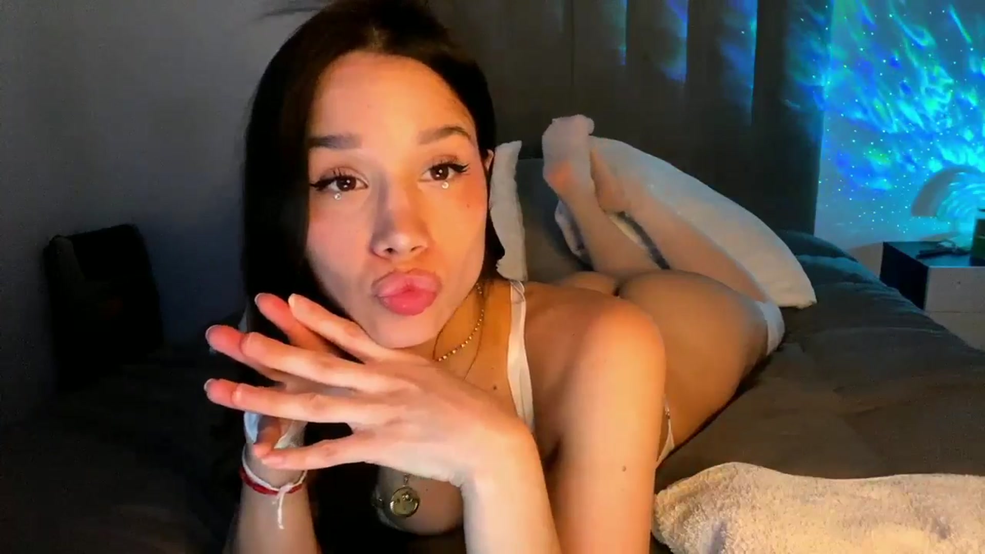 Gallery image thumbnail from SashaEmber's myfreecams stream on, 01/02/2026, 03:40 image 6 of 20