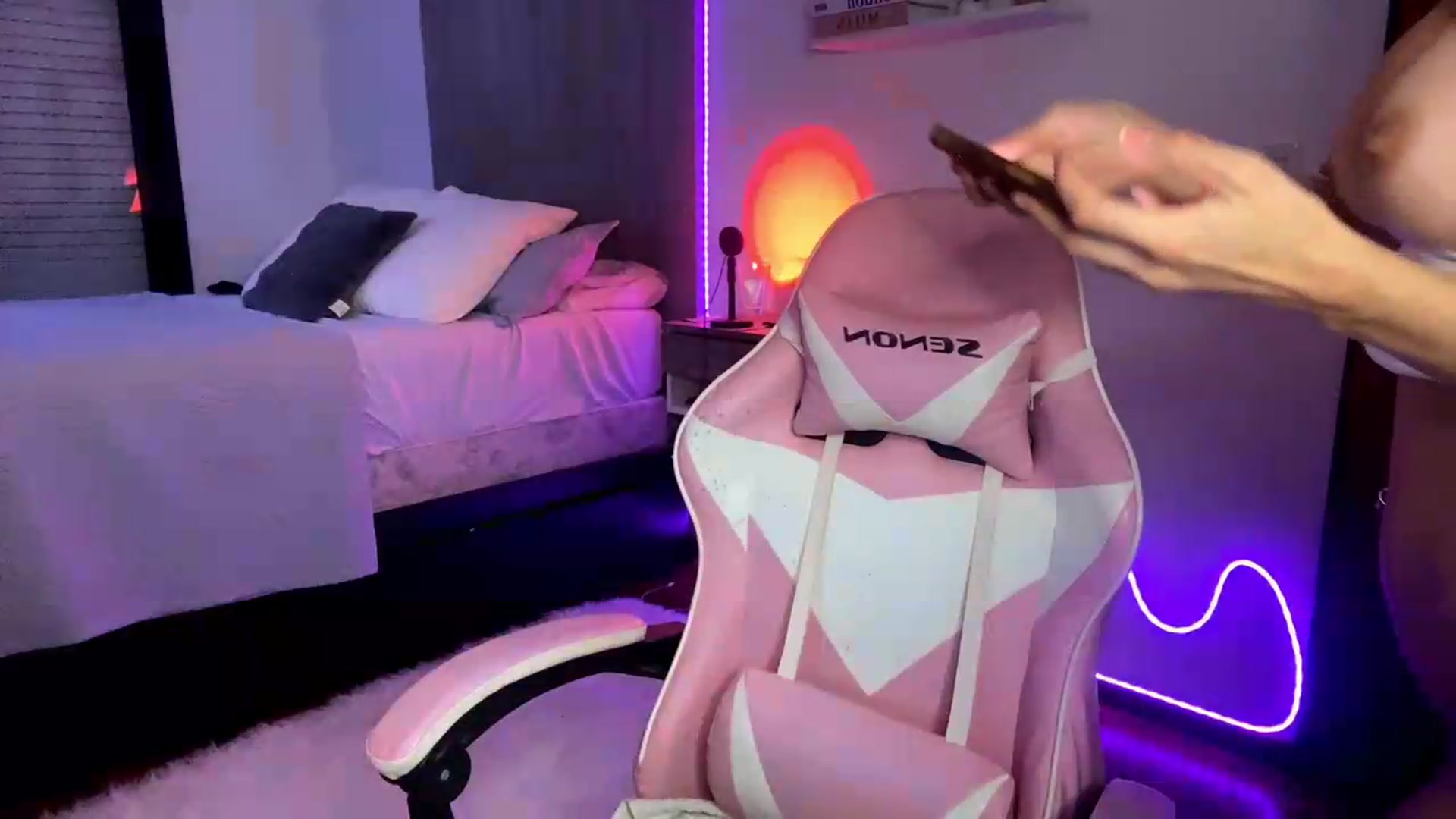 Gallery image thumbnail from SashaEmber's myfreecams stream on, 05/16/2026, 02:14 image 17 of 20