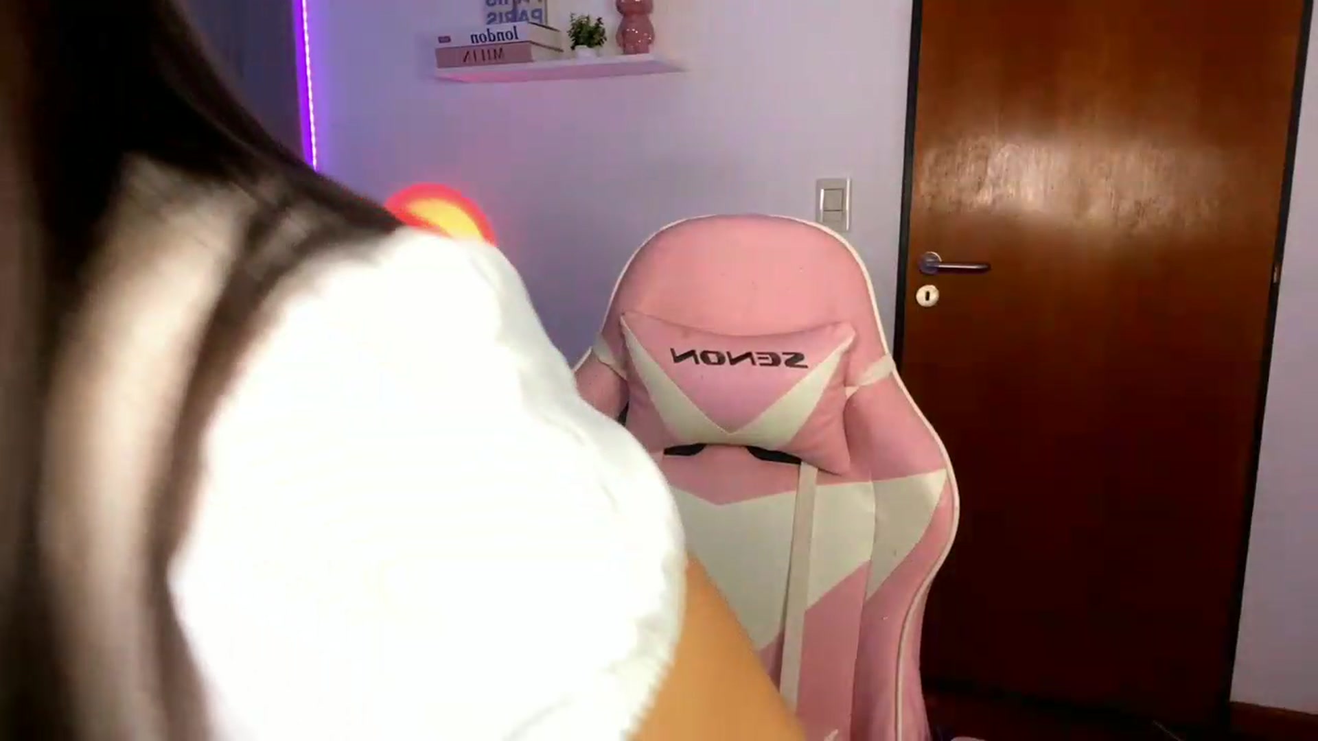 Gallery image thumbnail from SashaEmber's myfreecams stream on, 05/27/2026, 16:08 image 7 of 20