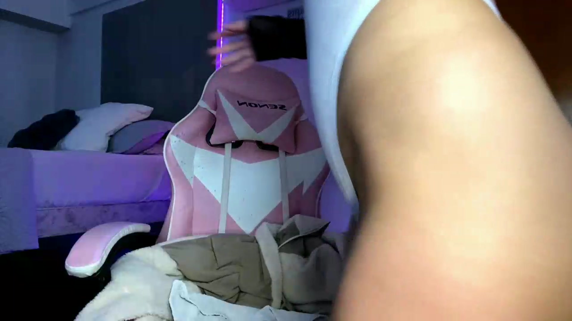 Gallery image thumbnail from SashaEmber's myfreecams stream on, 06/14/2026, 02:46 image 11 of 20