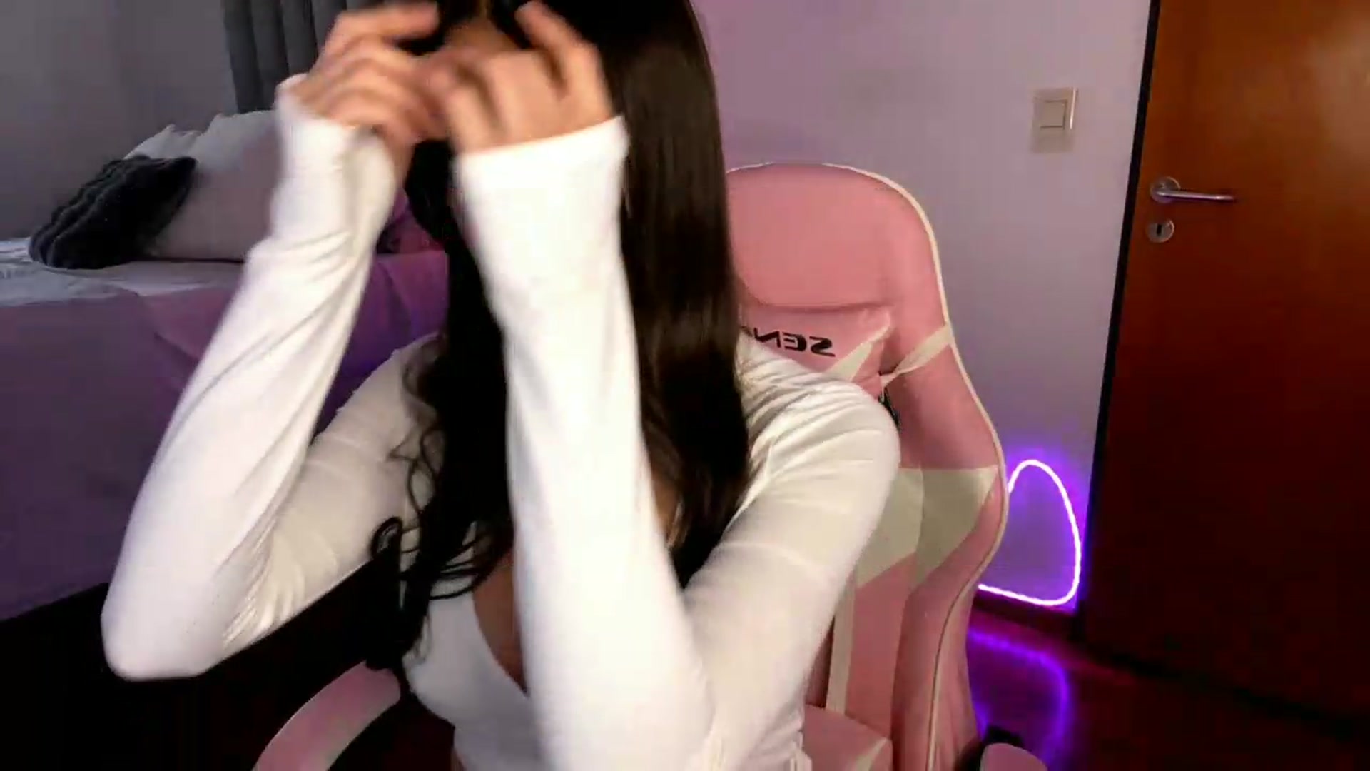 Gallery image thumbnail from SashaEmber's myfreecams stream on, 06/16/2026, 15:41 image 7 of 20