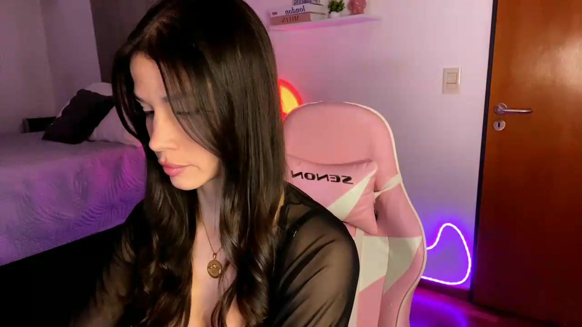 Gallery image thumbnail from SashaEmber's myfreecams stream on, 06/21/2026, 01:43 image 4 of 20