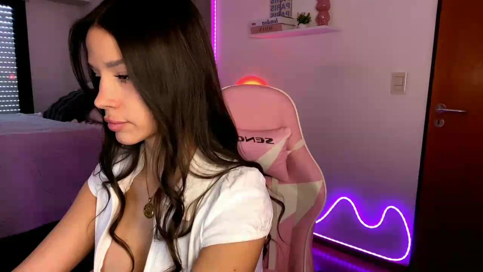 Gallery image thumbnail from SashaEmber's myfreecams stream on, 06/23/2026, 17:08 image 11 of 20