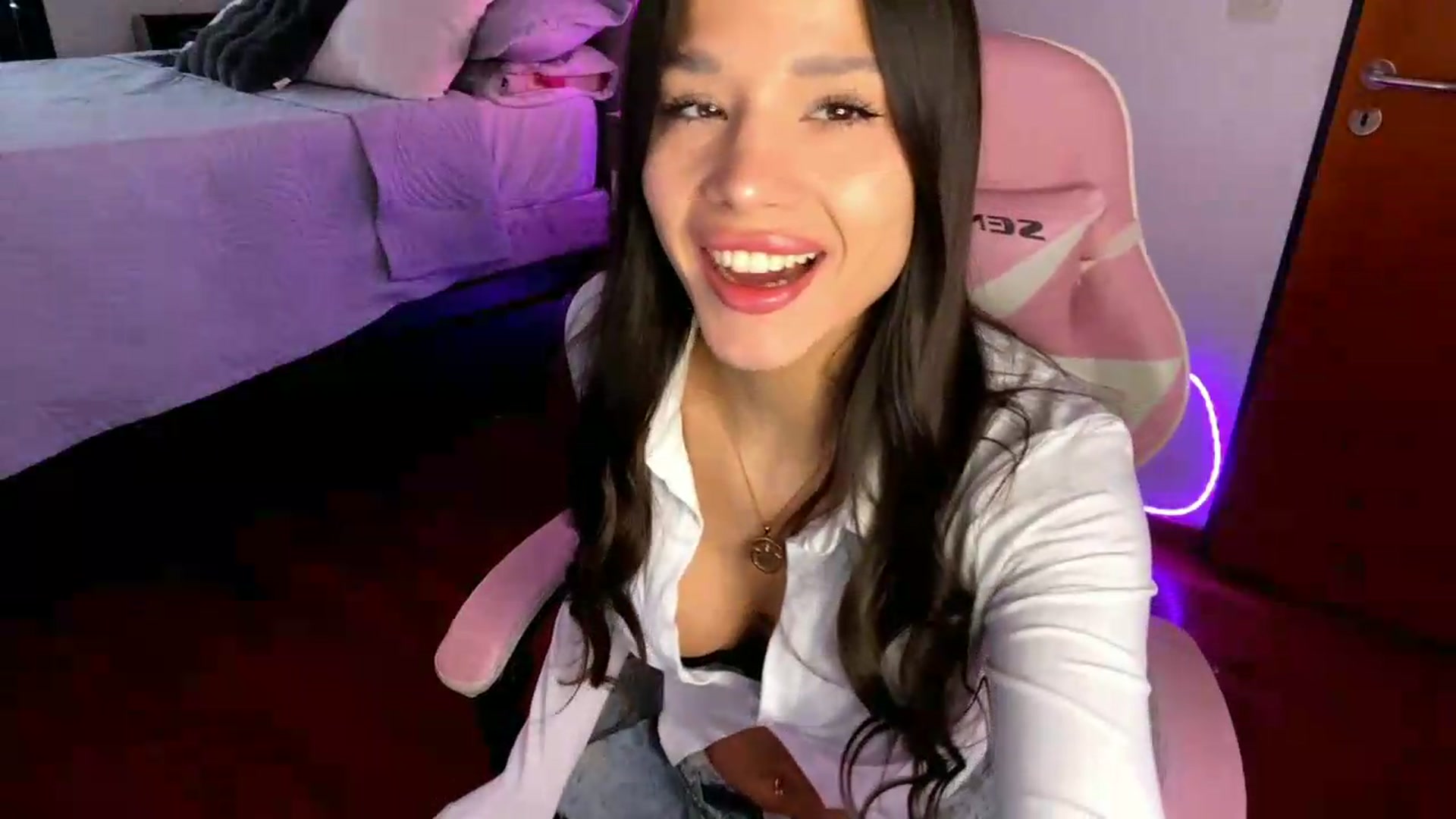 Gallery image thumbnail from SashaEmber's myfreecams stream on, 06/24/2026, 15:27 image 6 of 20