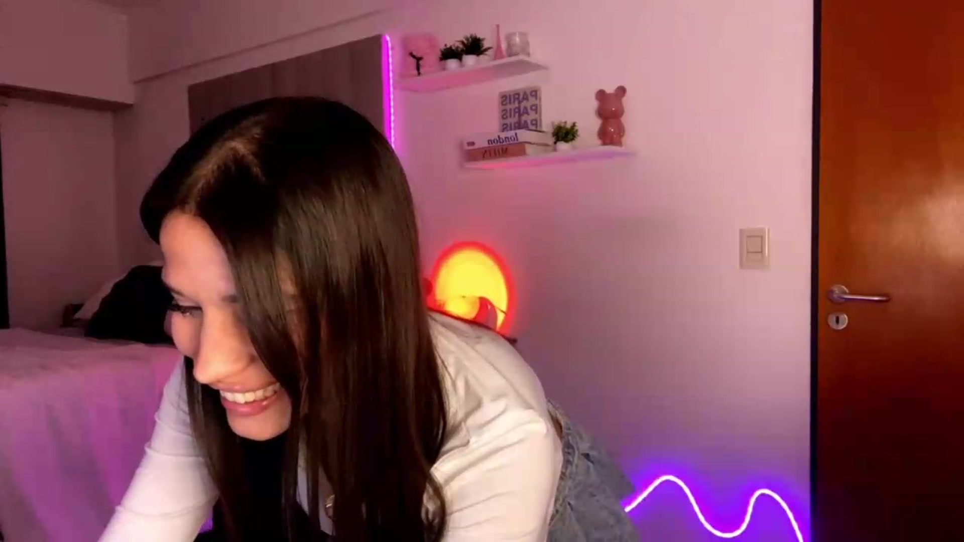 Gallery image thumbnail from SashaEmber's myfreecams stream on, 07/08/2026, 01:51 image 7 of 20