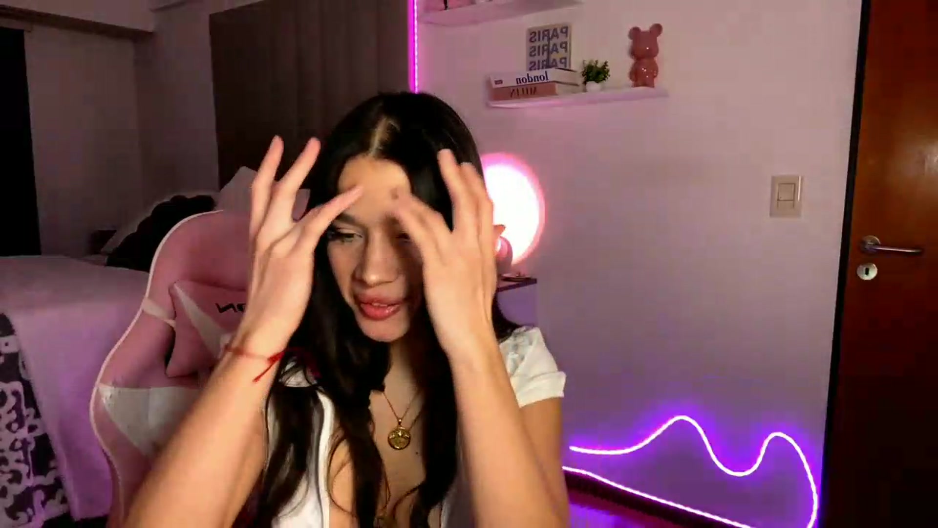 Gallery image thumbnail from SashaEmber's myfreecams stream on, 07/10/2026, 01:25 image 20 of 20