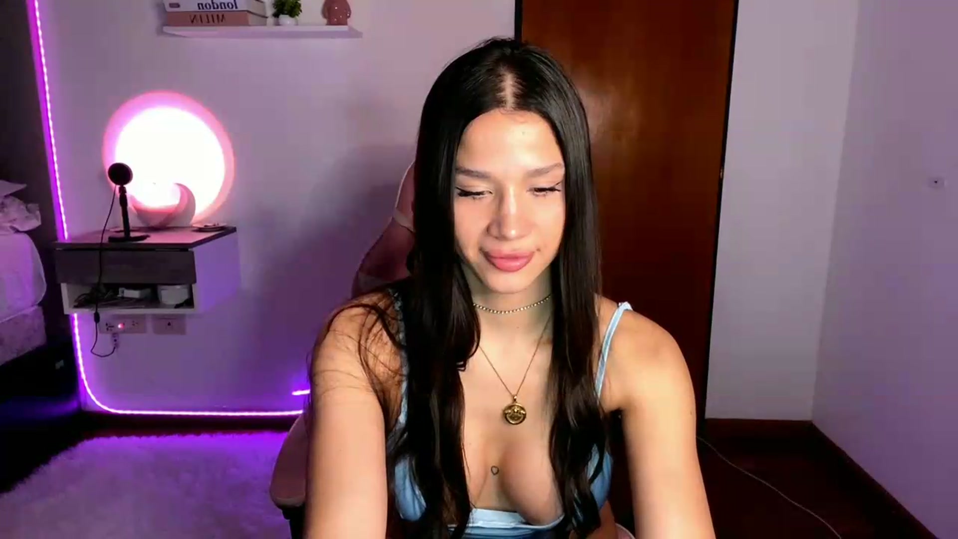 Gallery image thumbnail from SashaEmber's myfreecams stream on, 07/17/2026, 01:34 image 16 of 20
