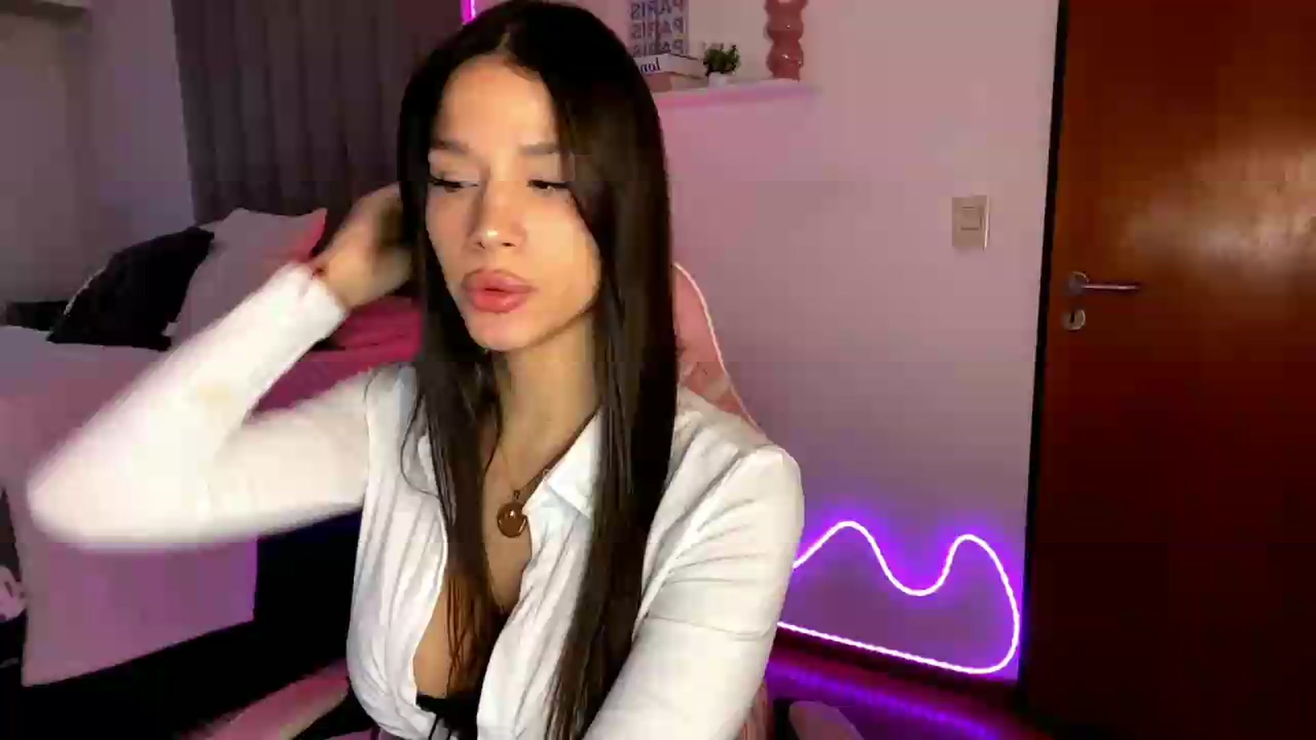 Gallery image thumbnail from SashaEmber's myfreecams stream on, 07/21/2026, 15:45 image 6 of 20