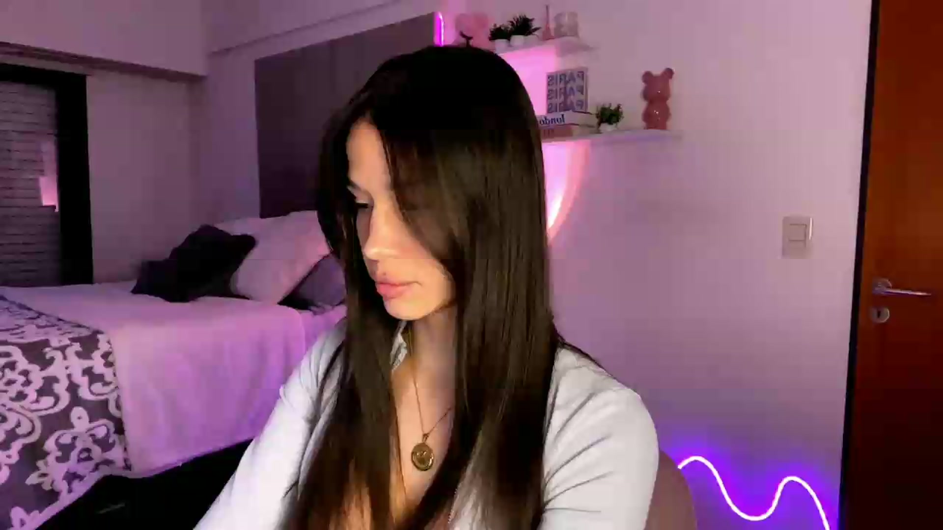 Gallery image thumbnail from SashaEmber's myfreecams stream on, 08/09/2026, 01:45 image 1 of 20