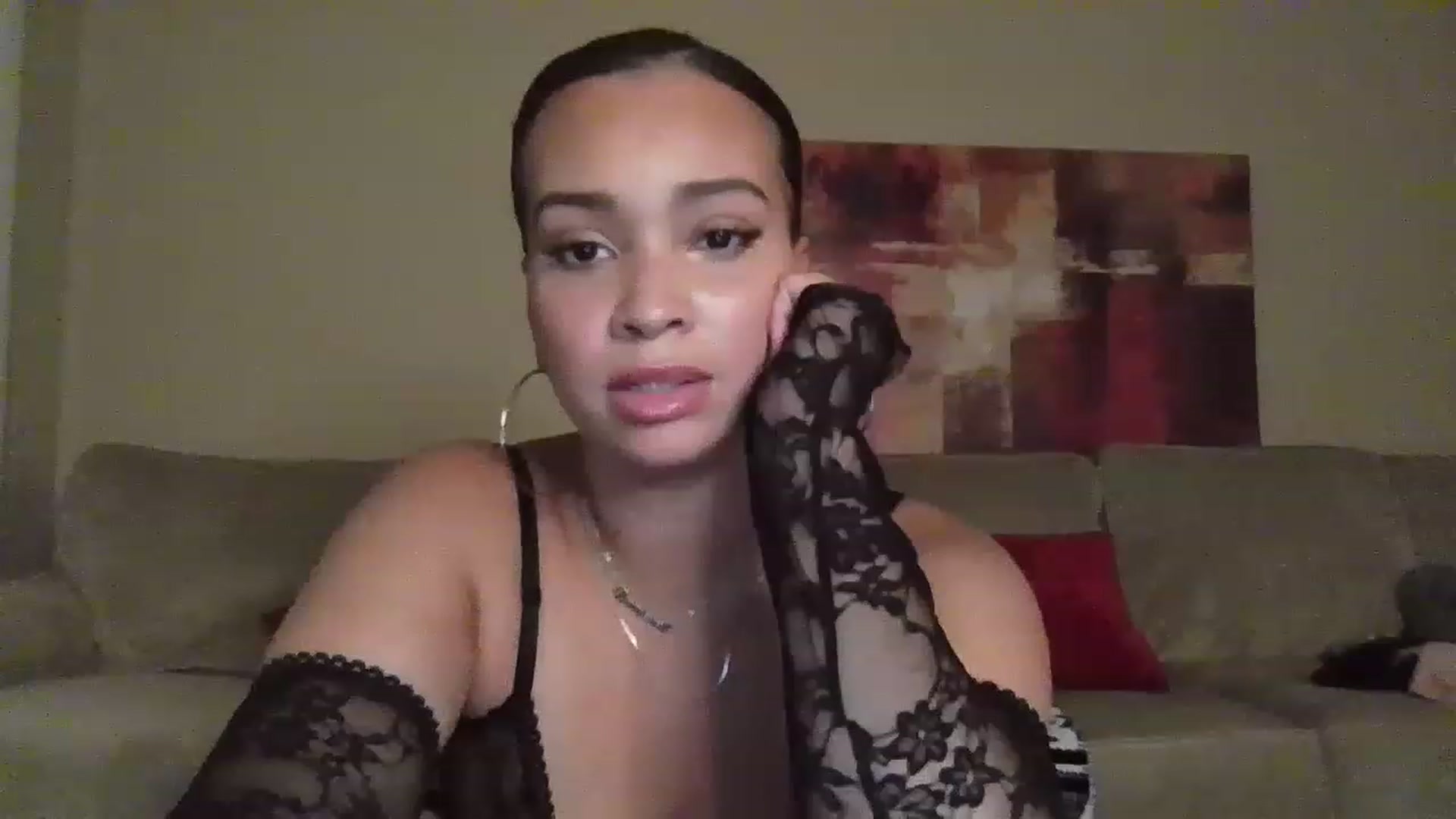 Gallery image thumbnail from SashaEstrella's myfreecams stream on, 12/22/2022, 21:33 image 19 of 20