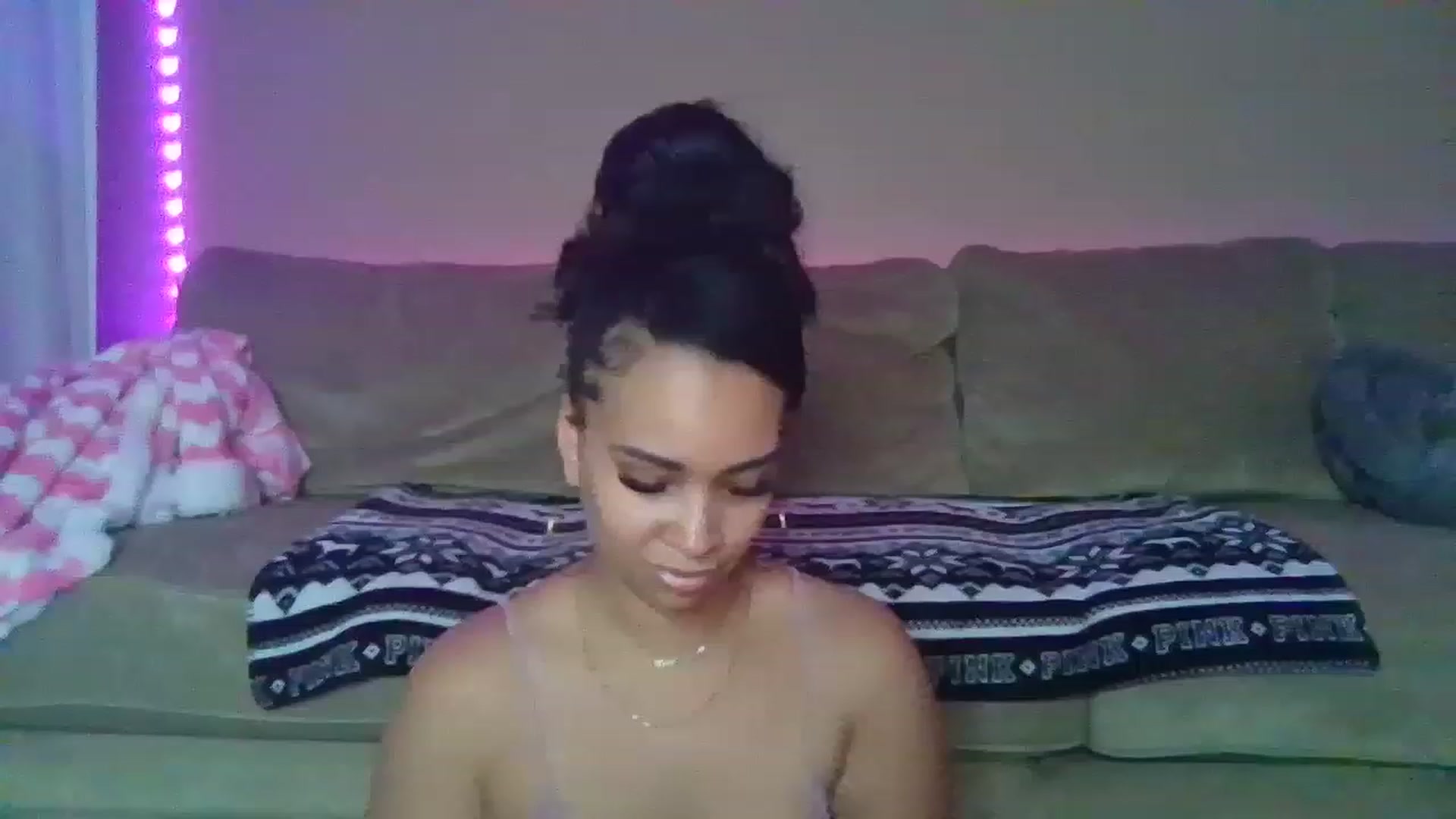 Gallery image thumbnail from SashaEstrella's myfreecams stream on, 02/24/2023, 23:59 image 16 of 20