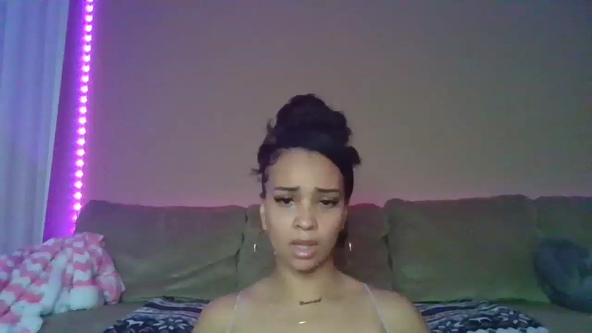 Gallery image thumbnail from SashaEstrella's myfreecams stream on, 02/24/2023, 23:59 image 14 of 20