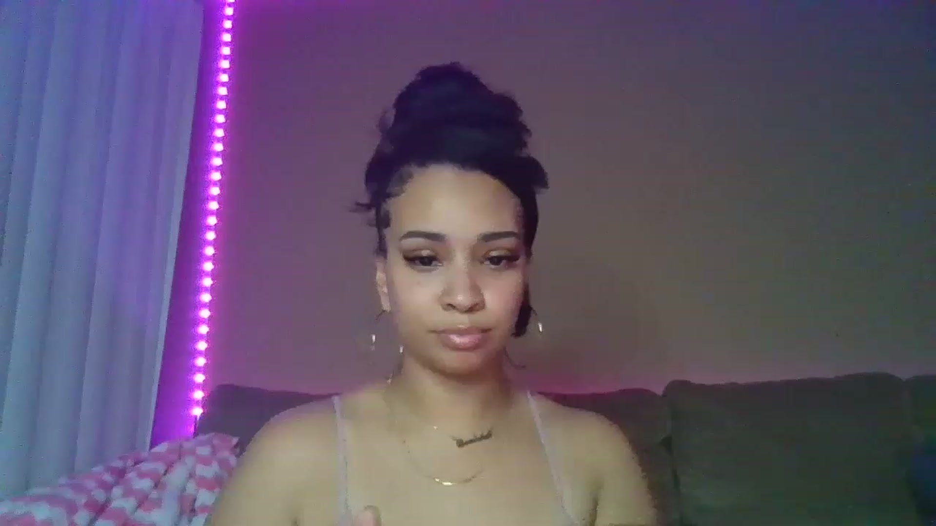 Gallery image thumbnail from SashaEstrella's myfreecams stream on, 02/24/2023, 23:59 image 9 of 20