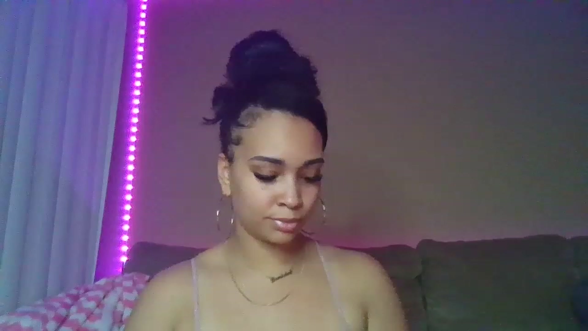 Gallery image thumbnail from SashaEstrella's myfreecams stream on, 02/24/2023, 23:59 image 10 of 20