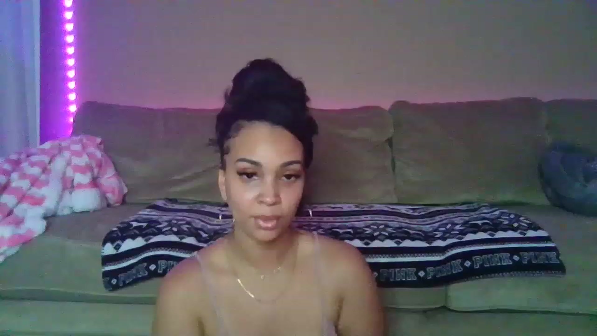 Gallery image thumbnail from SashaEstrella's myfreecams stream on, 02/24/2023, 23:59 image 17 of 20
