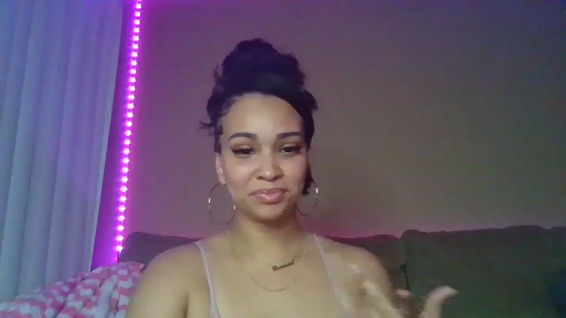 Gallery image thumbnail from SashaEstrella's myfreecams stream on, 02/24/2023, 23:59 image 1 of 20