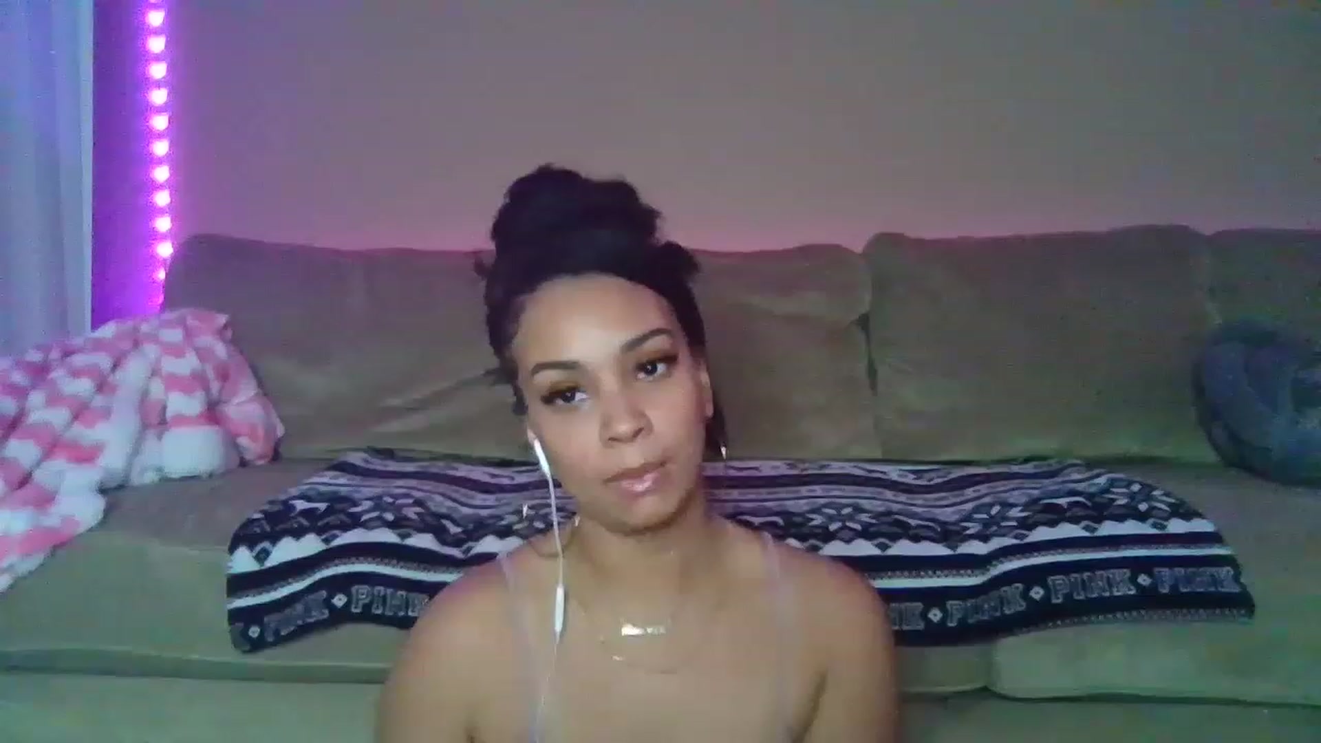 Gallery image thumbnail from SashaEstrella's myfreecams stream on, 02/24/2023, 23:59 image 19 of 20