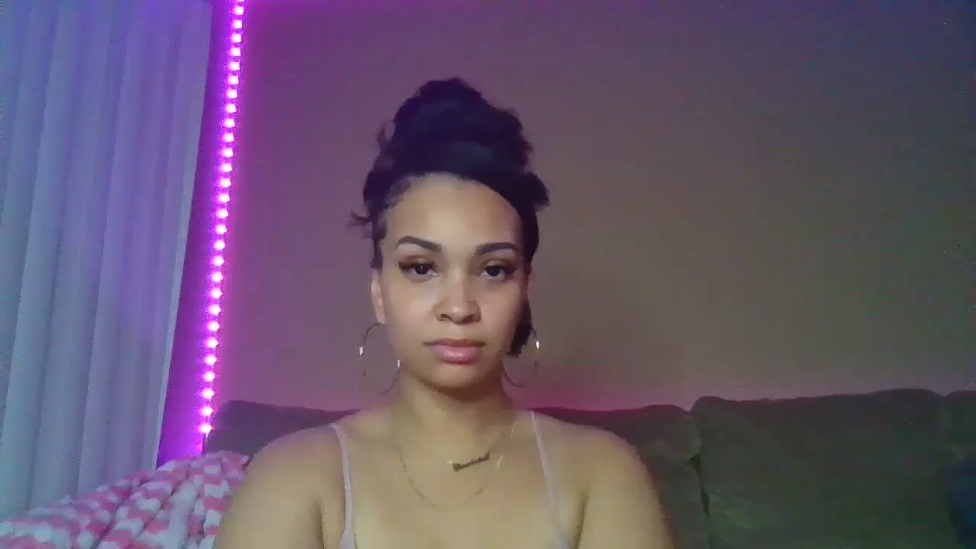 Gallery image thumbnail from SashaEstrella's myfreecams stream on, 02/24/2023, 23:59 image 3 of 20