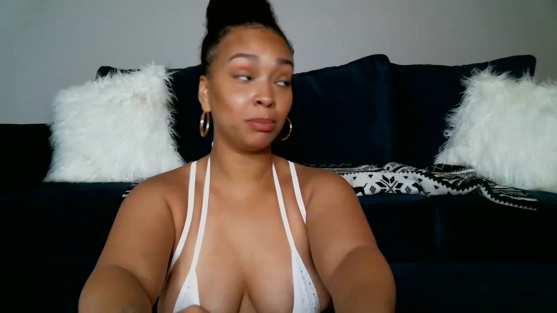 Gallery image thumbnail from SashaEstrella's myfreecams stream on, 03/27/2023, 15:44 image 9 of 20