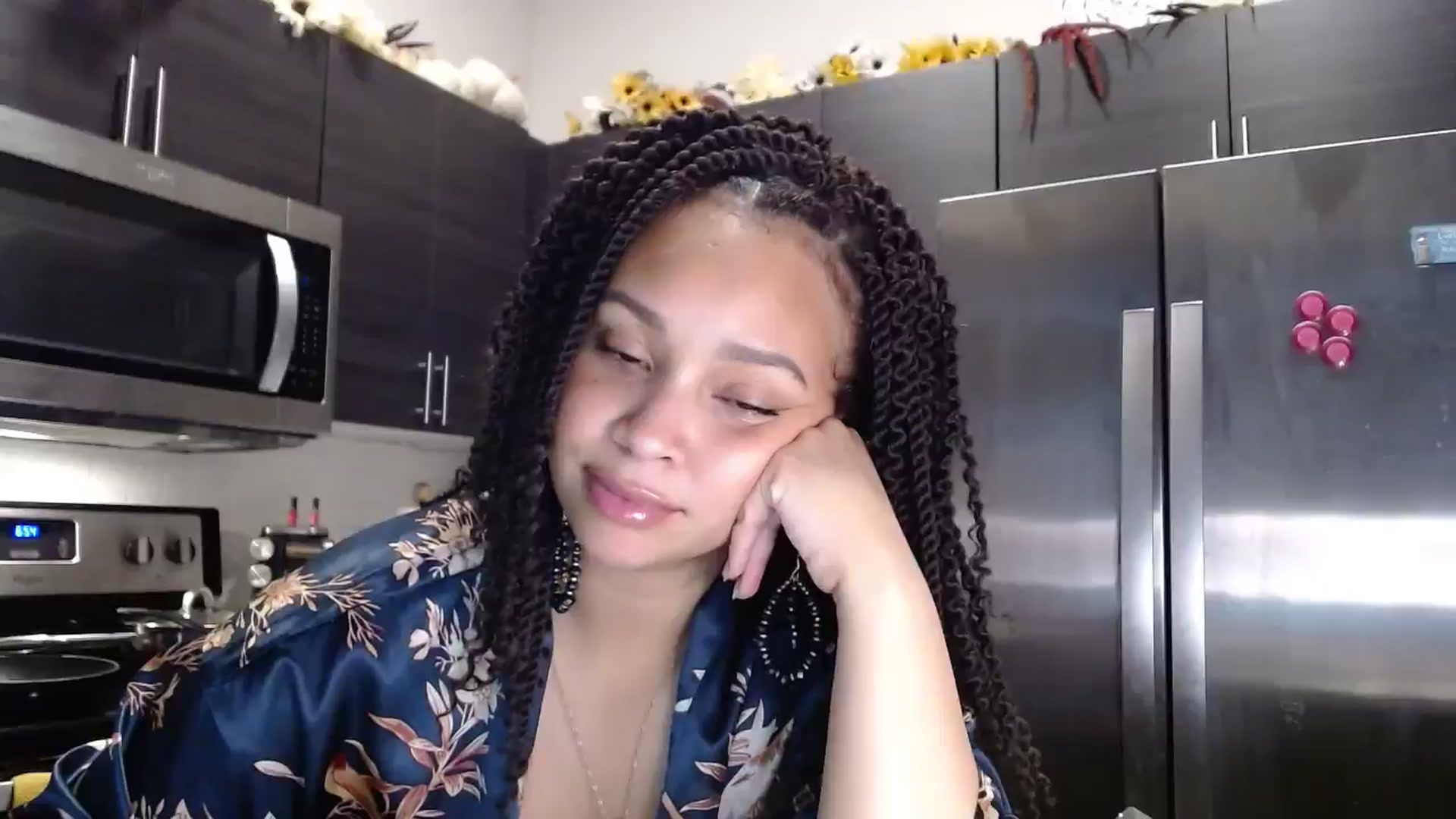 Gallery image thumbnail from SashaEstrella's myfreecams stream on, 10/16/2024, 12:24 image 8 of 20