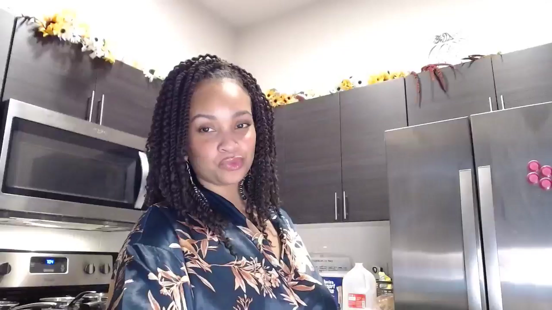 Gallery image thumbnail from SashaEstrella's myfreecams stream on, 10/16/2024, 12:24 image 15 of 20