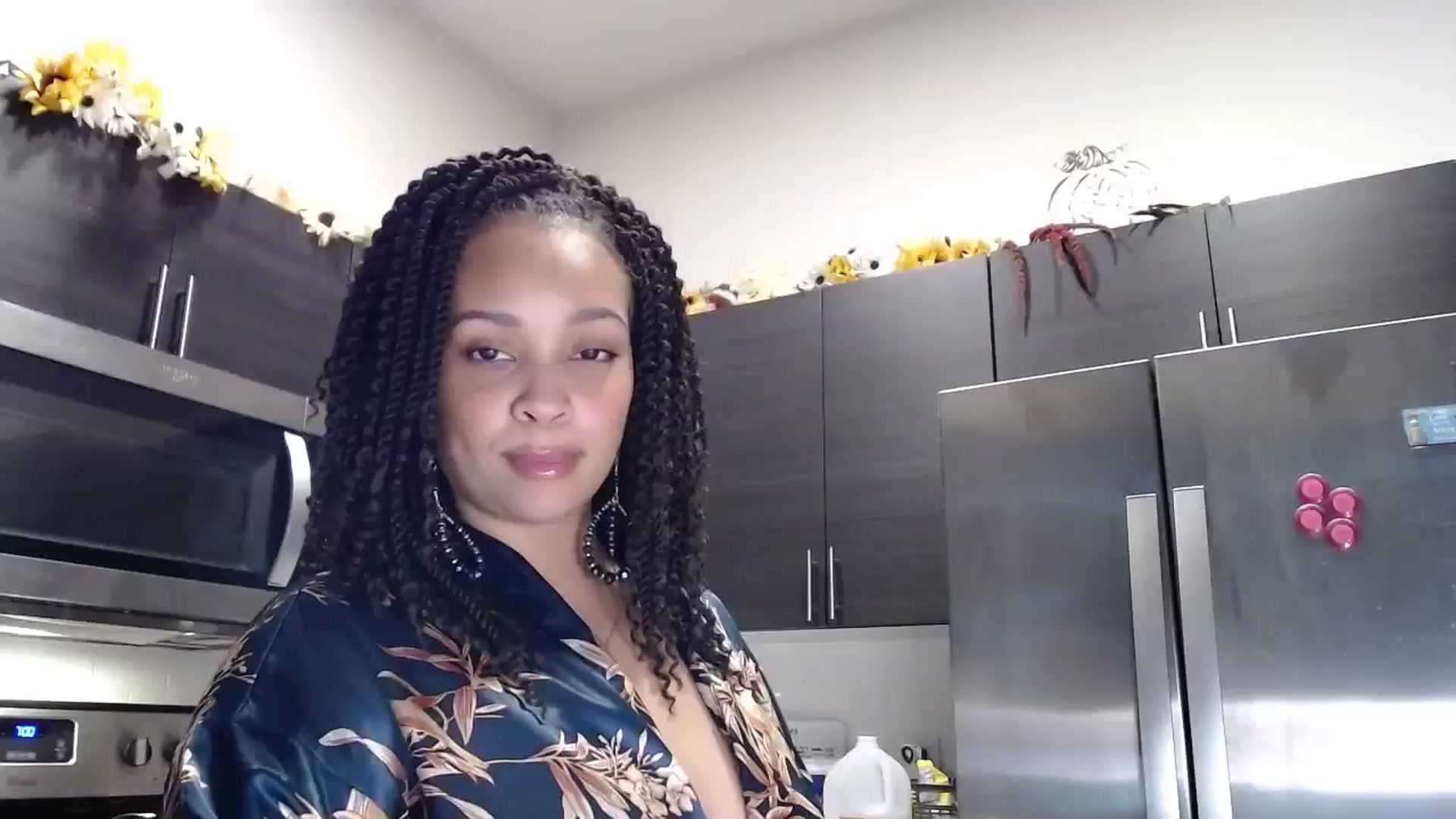 Gallery image thumbnail from SashaEstrella's myfreecams stream on, 10/16/2024, 12:24 image 12 of 20