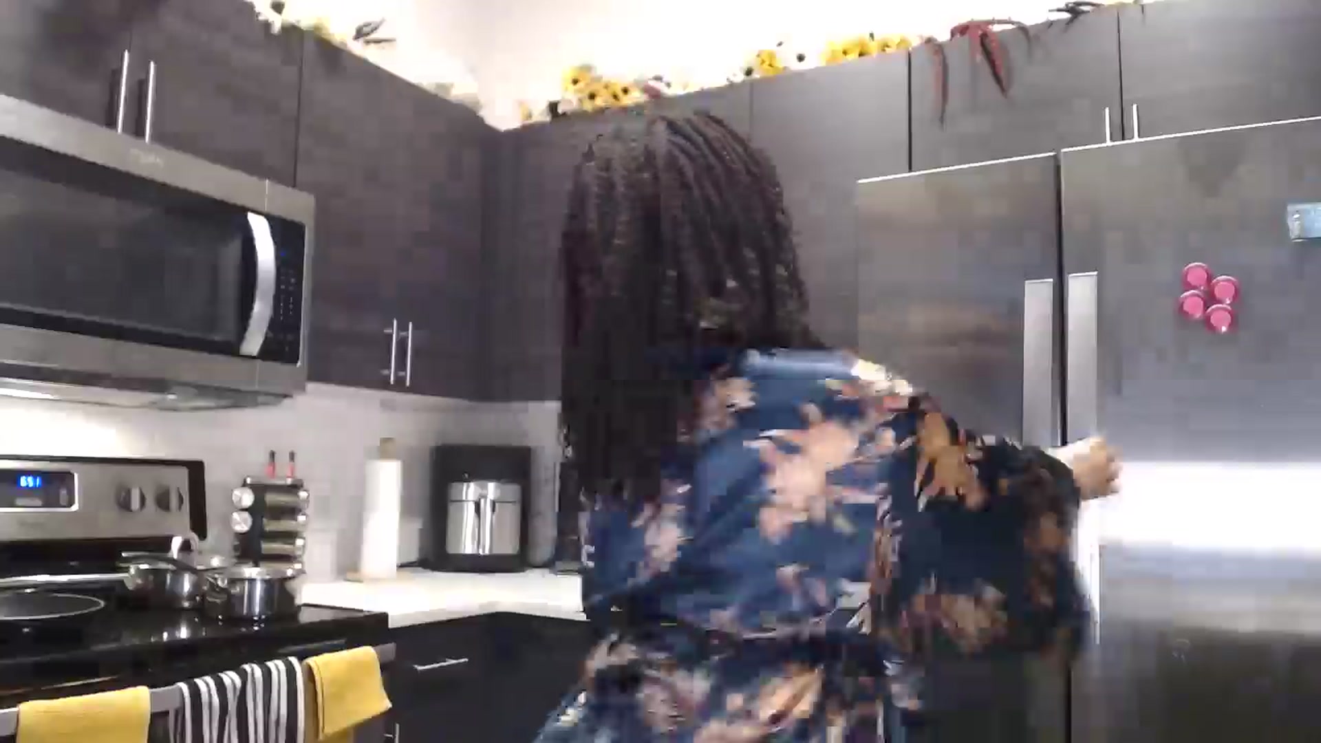 Gallery image thumbnail from SashaEstrella's myfreecams stream on, 10/16/2024, 12:24 image 6 of 20