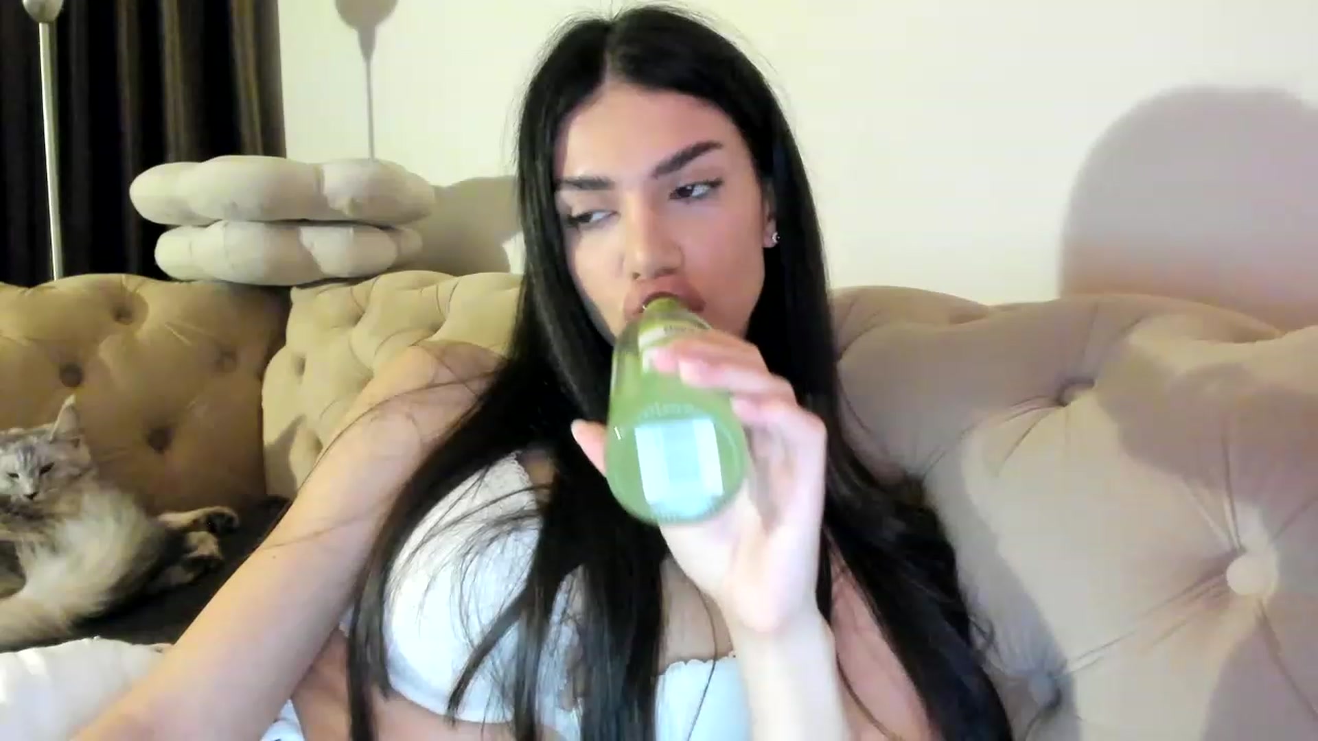 Gallery image thumbnail from SashaLopez's myfreecams stream on, 05/13/2023, 22:43 image 3 of 20