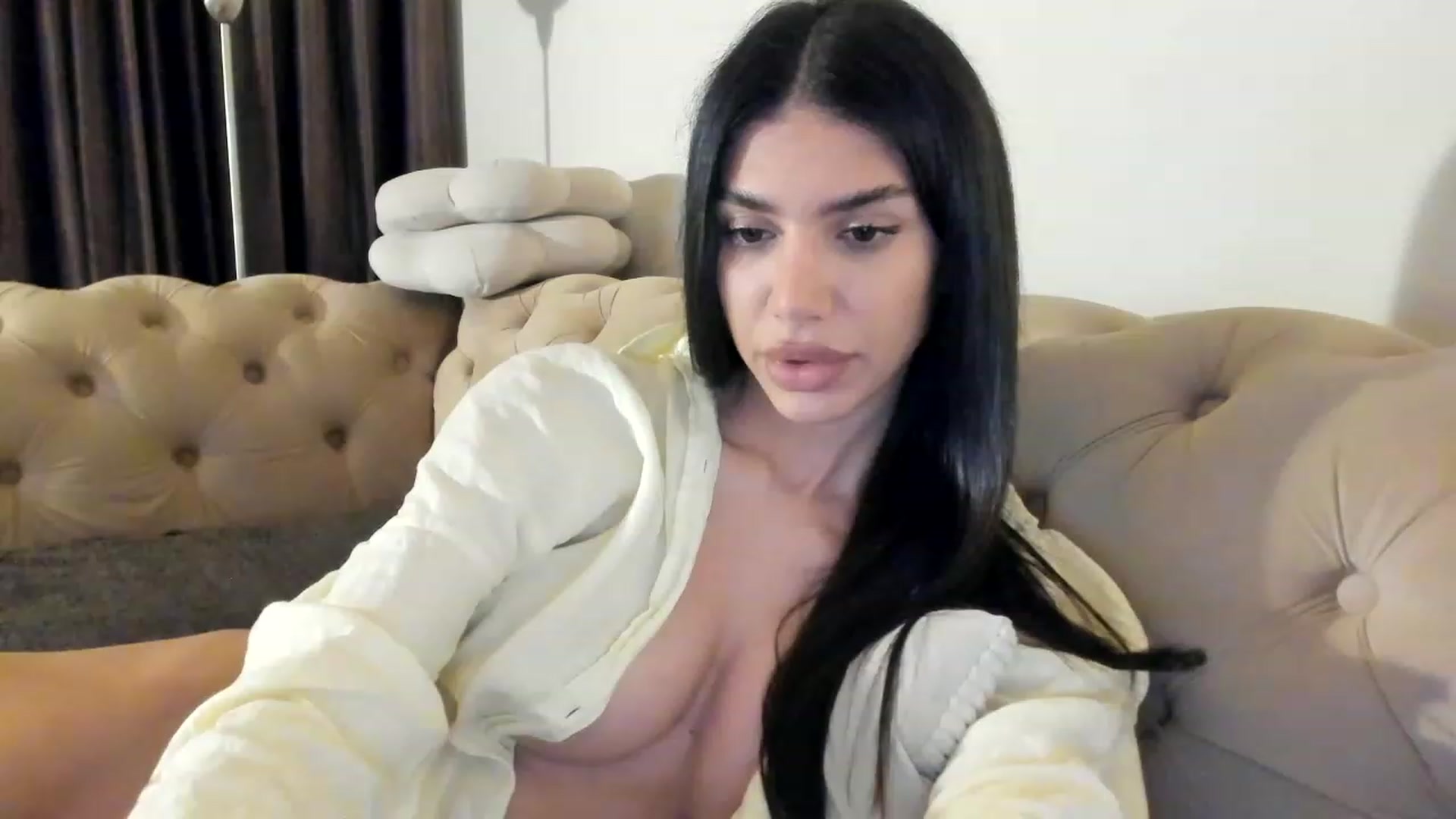 Gallery image thumbnail from SashaLopez's myfreecams stream on, 06/01/2023, 21:03 image 1 of 20