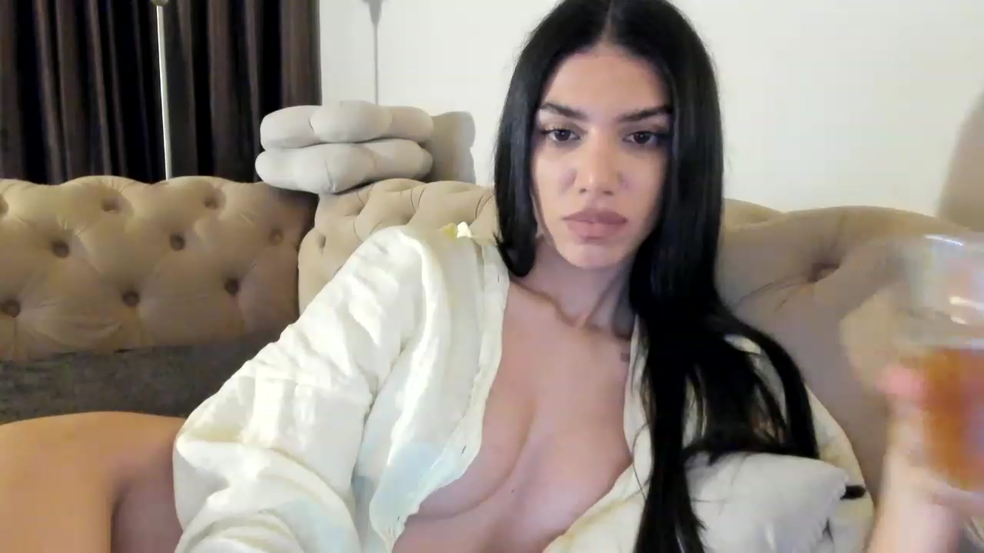 Gallery image thumbnail from SashaLopez's myfreecams stream on, 06/01/2023, 21:03 image 2 of 20