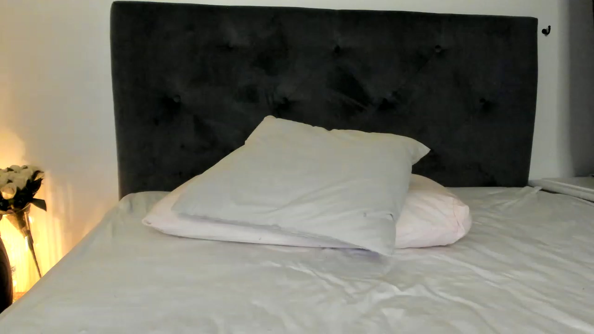 Gallery image thumbnail from SashaLopez's myfreecams stream on, 06/03/2023, 20:04 image 12 of 20
