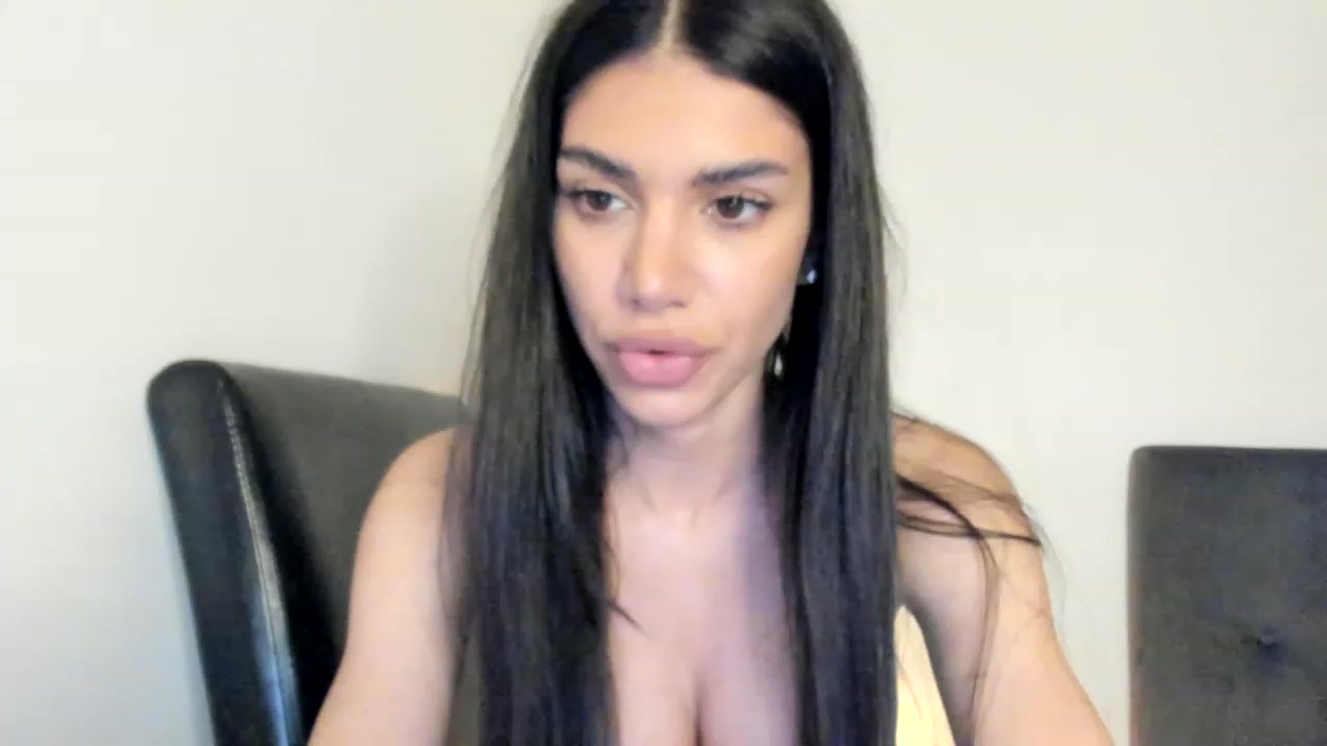 Gallery image thumbnail from SashaLopez's myfreecams stream on, 06/04/2023, 19:36 image 2 of 20