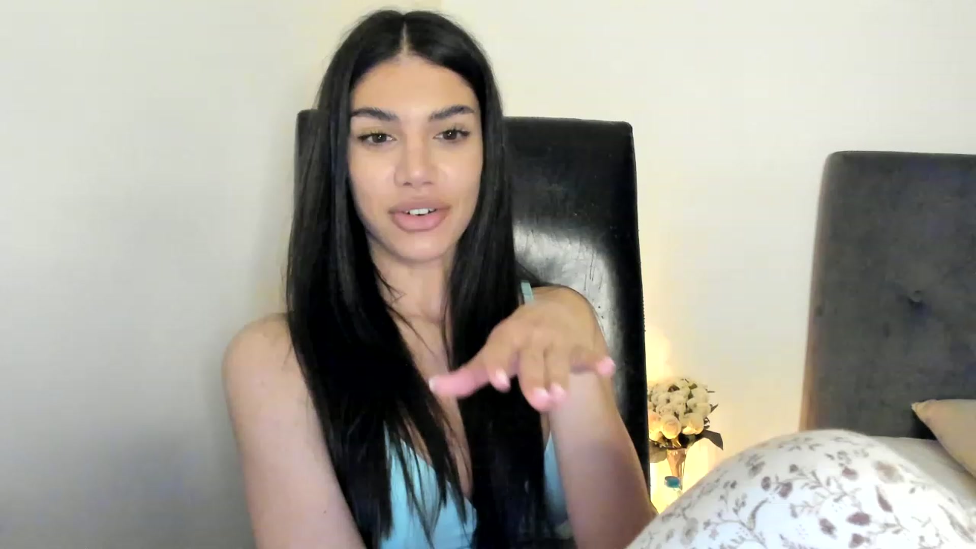 Gallery image thumbnail from SashaLopez's myfreecams stream on, 06/04/2023, 19:36 image 4 of 20
