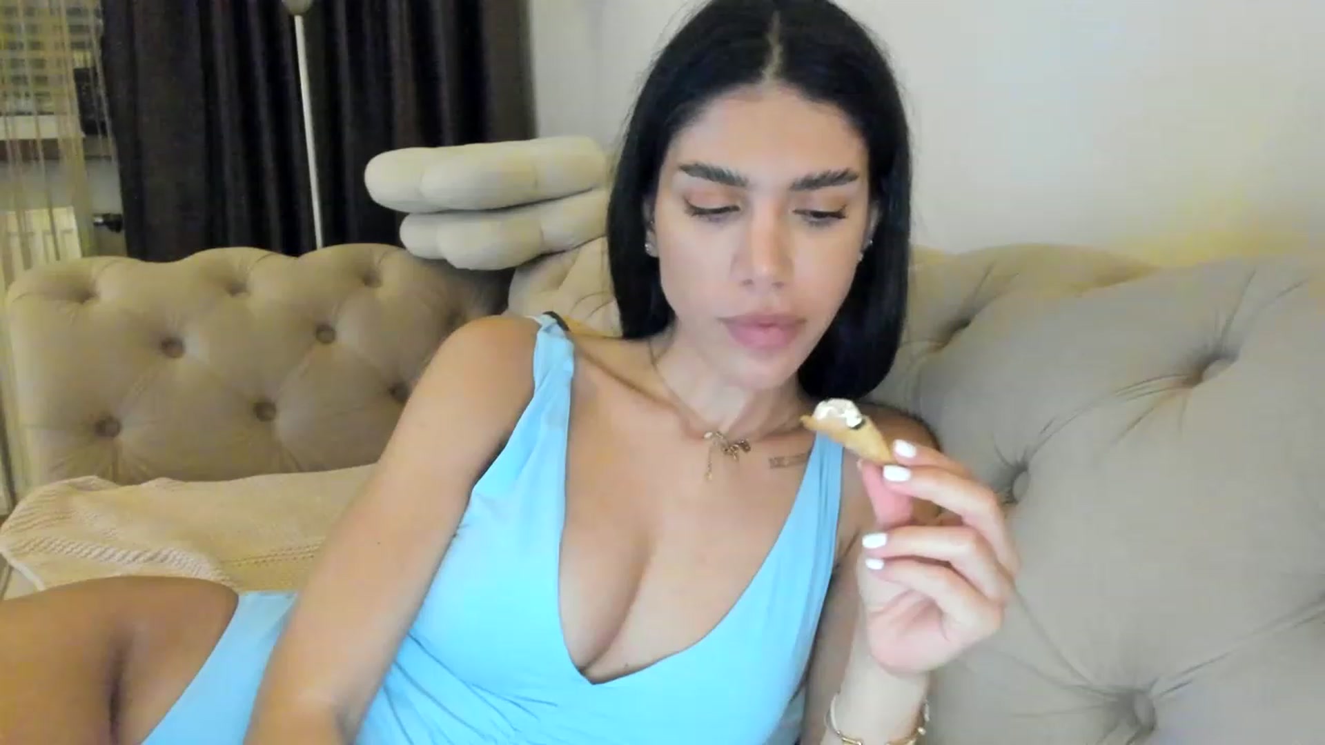 Gallery image thumbnail from SashaLopez's myfreecams stream on, 06/26/2023, 22:12 image 18 of 20