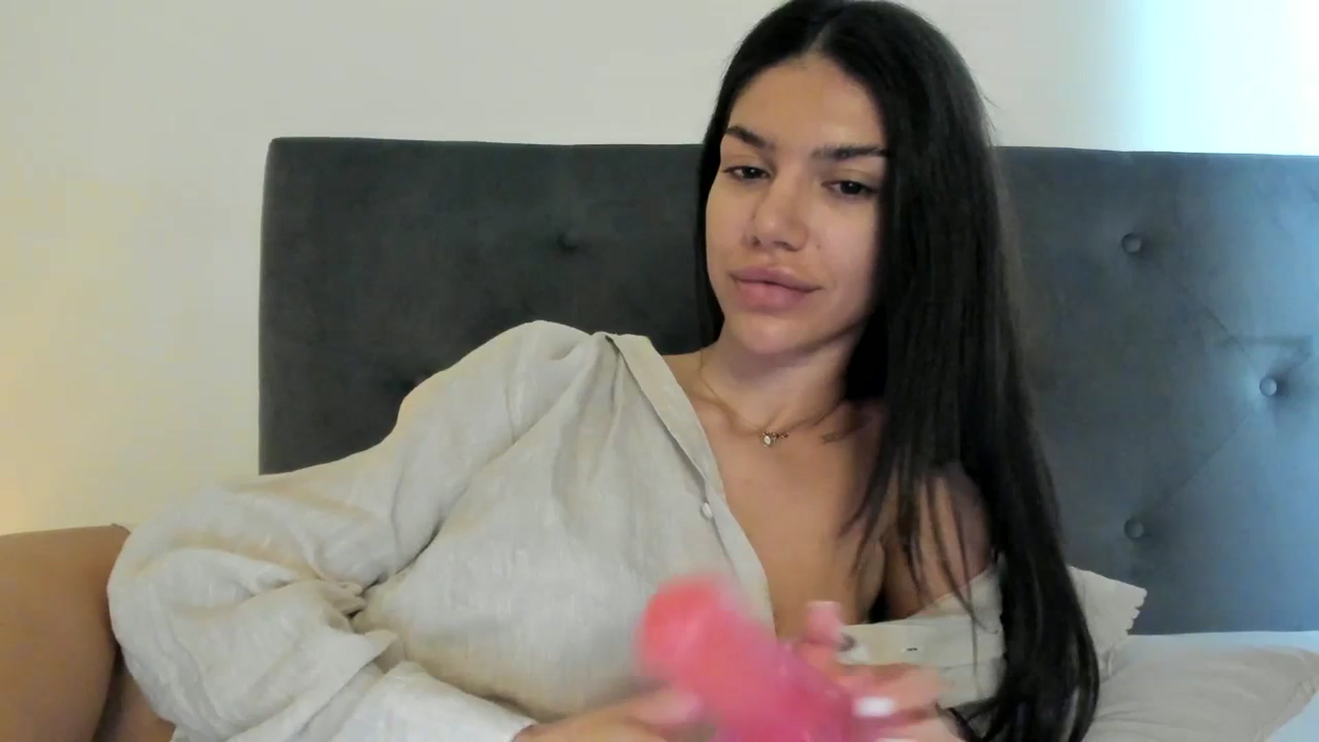 Gallery image thumbnail from SashaLopez's myfreecams stream on, 07/03/2023, 10:04 image 9 of 20