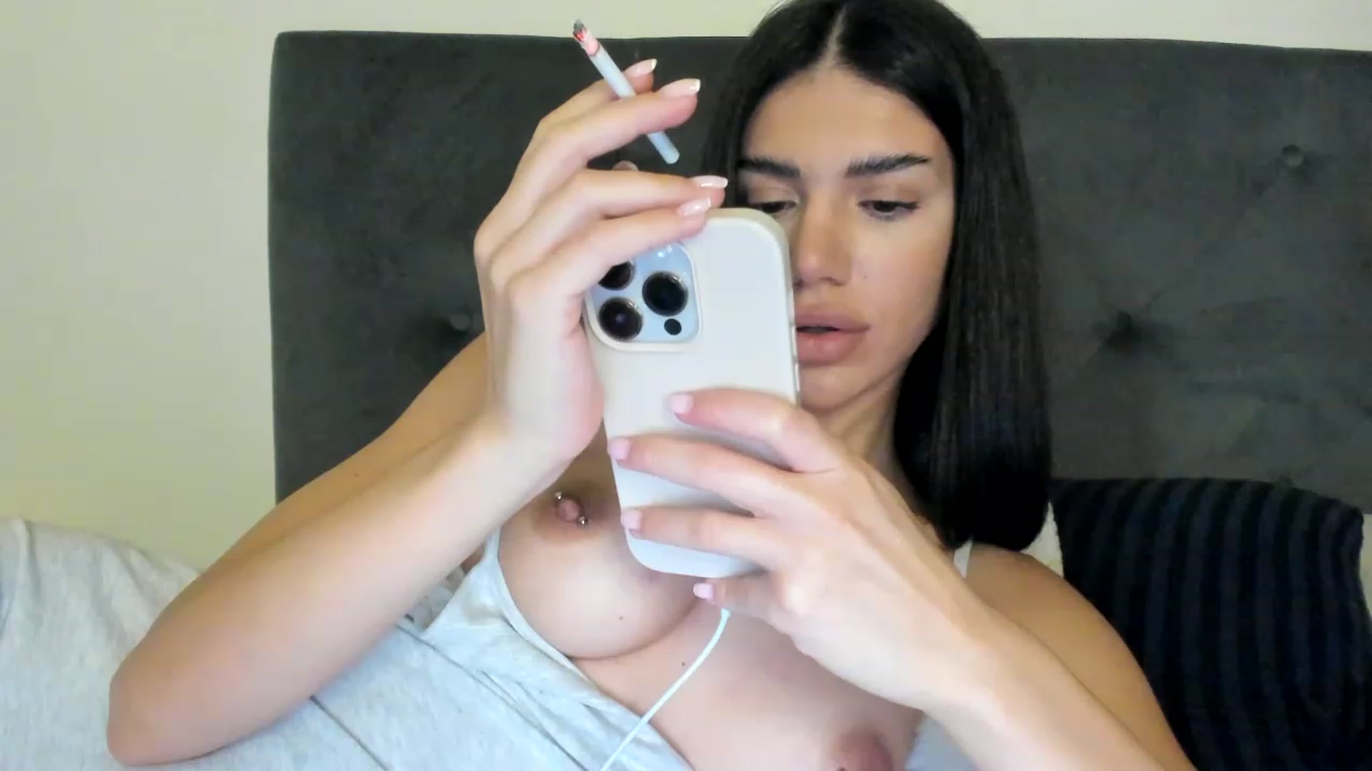Gallery image thumbnail from SashaLopez's myfreecams stream on, 08/11/2023, 22:35 image 18 of 20