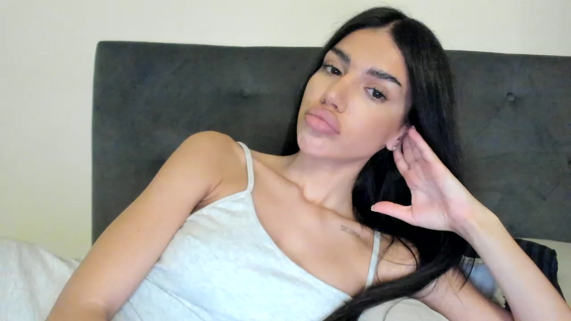 Gallery image thumbnail from SashaLopez's myfreecams stream on, 08/11/2023, 22:35 image 12 of 20