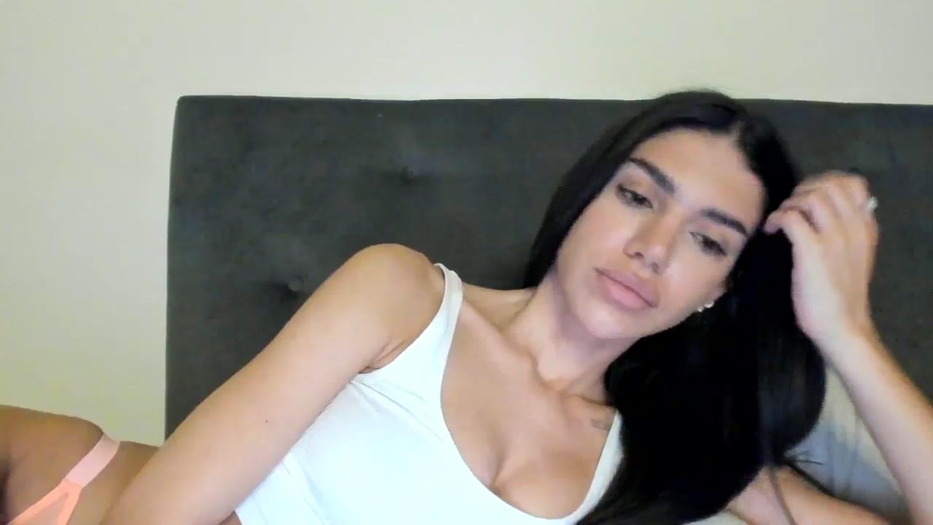 Gallery image thumbnail from SashaLopez's myfreecams stream on, 08/14/2023, 21:39 image 16 of 20