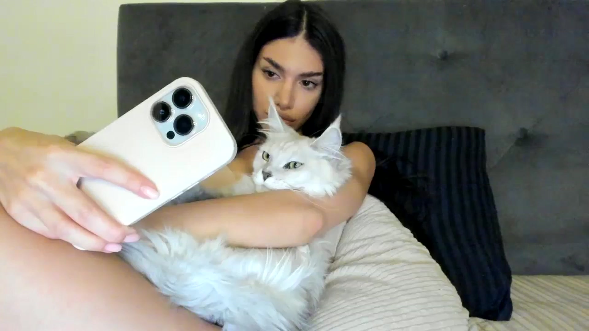 Gallery image thumbnail from SashaLopez's myfreecams stream on, 08/22/2023, 20:08 image 7 of 20