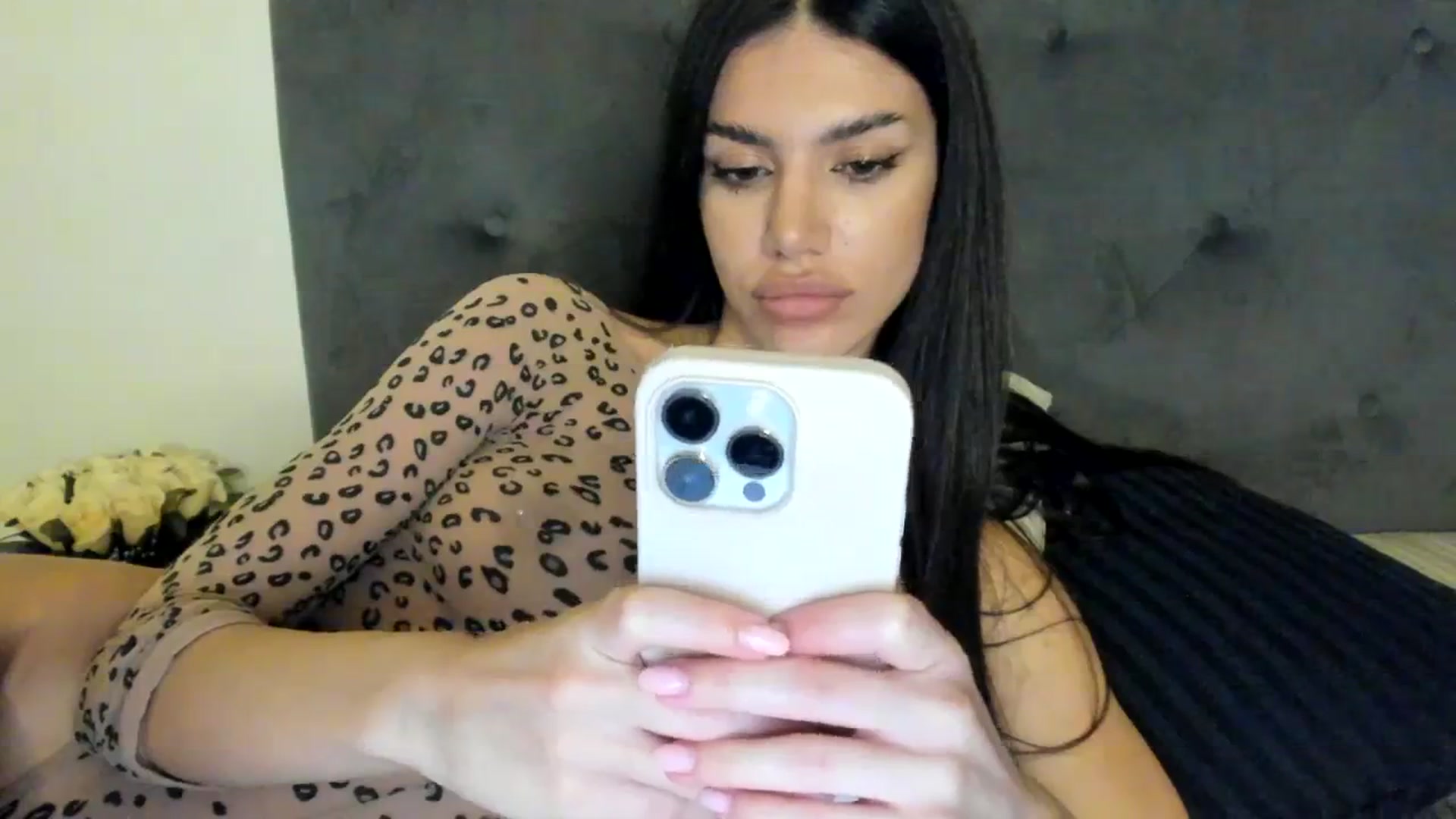 Gallery image thumbnail from SashaLopez's myfreecams stream on, 09/01/2023, 21:45 image 19 of 20