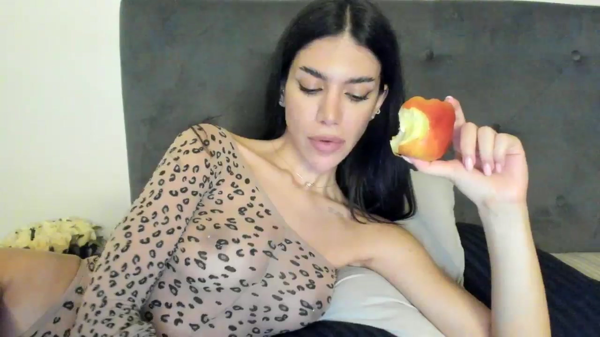 Gallery image thumbnail from SashaLopez's myfreecams stream on, 09/01/2023, 21:45 image 17 of 20