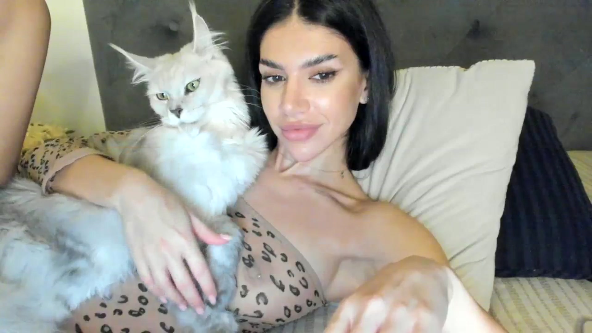 Gallery image thumbnail from SashaLopez's myfreecams stream on, 09/01/2023, 22:56 image 5 of 20