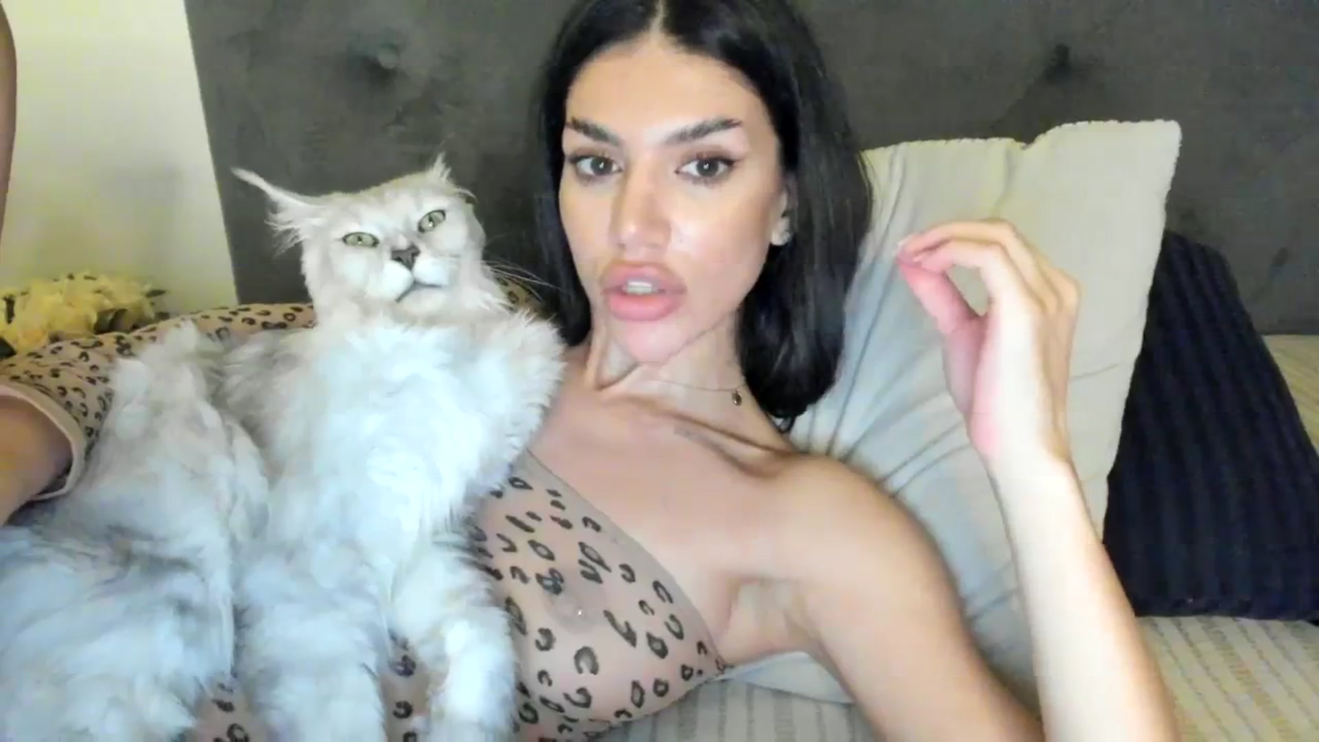 Gallery image thumbnail from SashaLopez's myfreecams stream on, 09/01/2023, 22:56 image 9 of 20