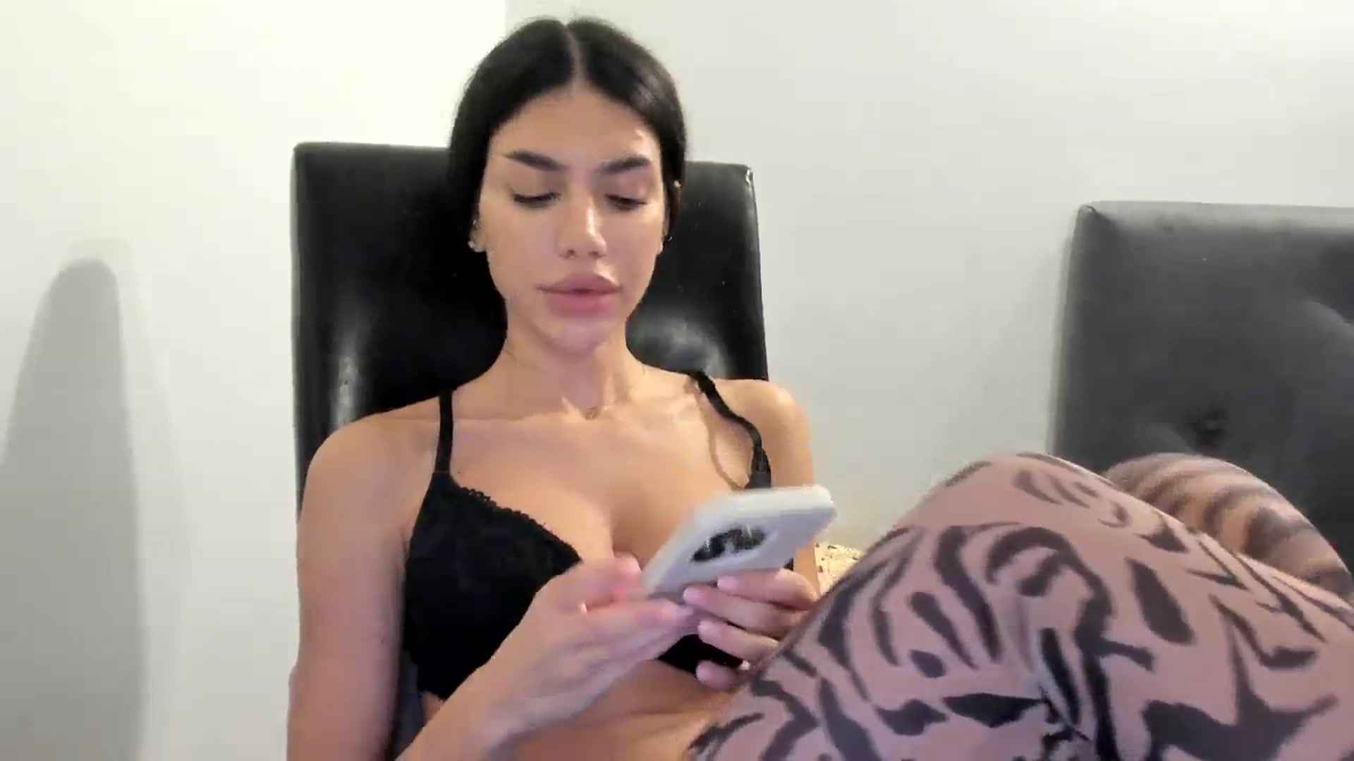 Gallery image thumbnail from SashaLopez's myfreecams stream on, 09/04/2023, 20:53 image 15 of 20