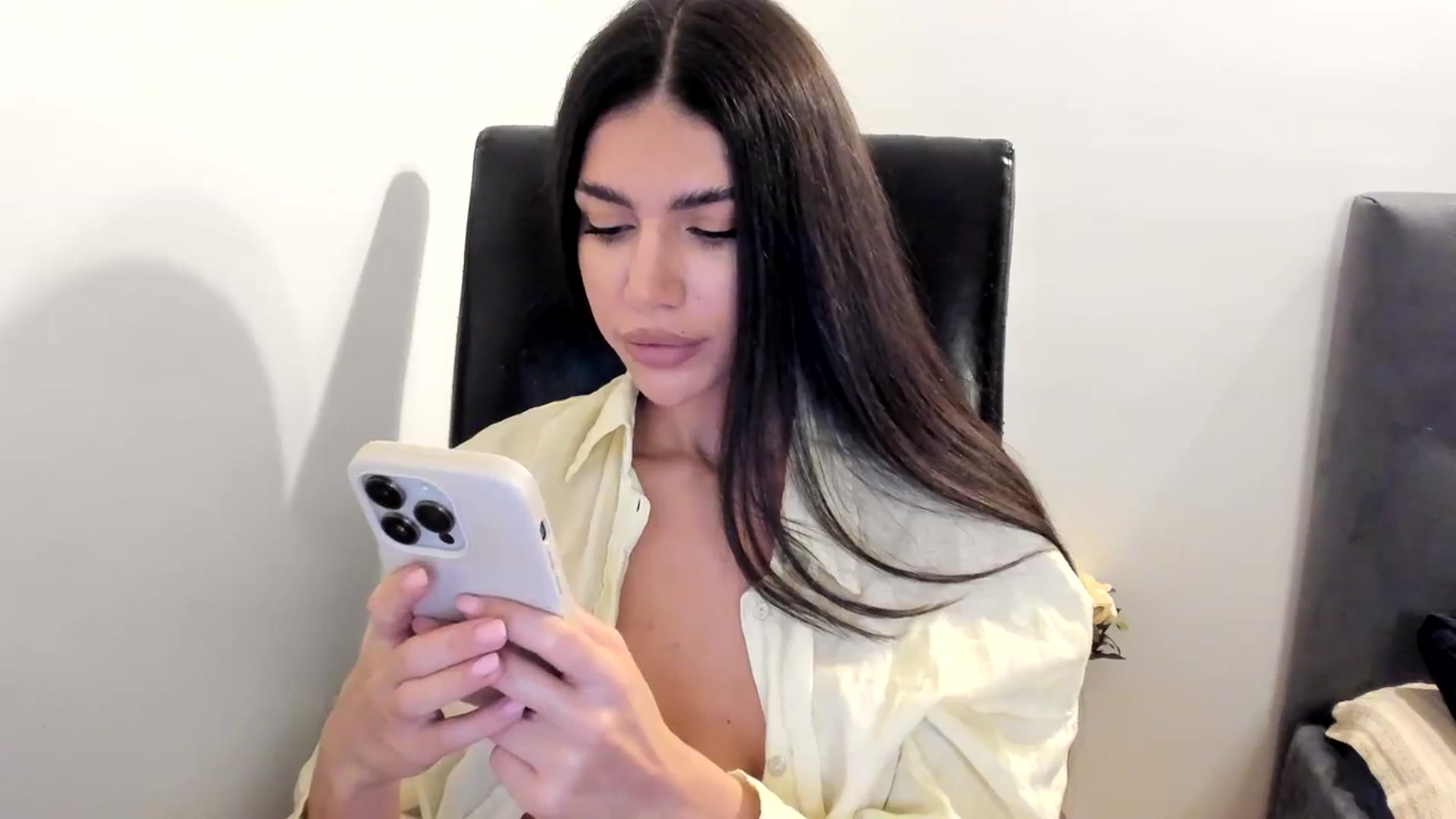 Gallery image thumbnail from SashaLopez's myfreecams stream on, 09/07/2023, 17:28 image 13 of 20