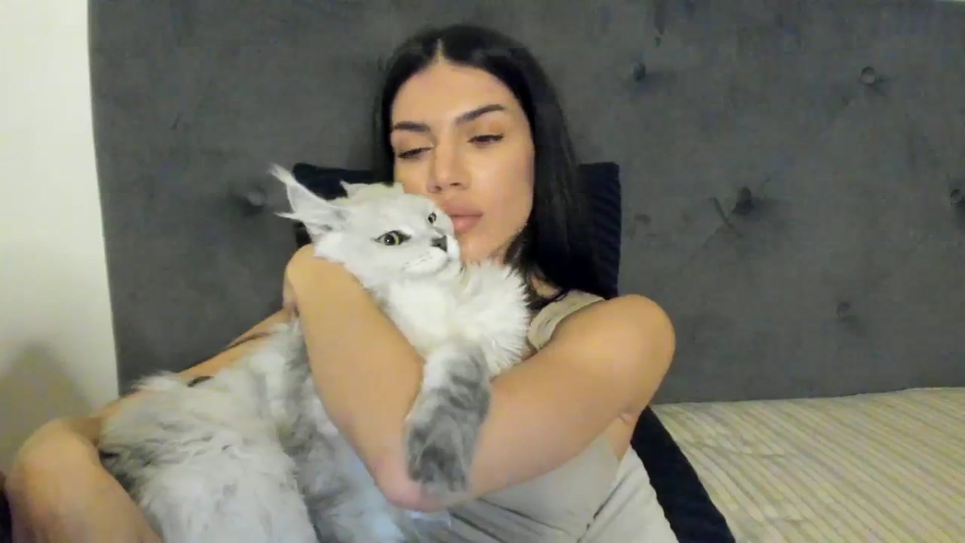 Gallery image thumbnail from SashaLopez's myfreecams stream on, 09/18/2023, 23:45 image 8 of 20